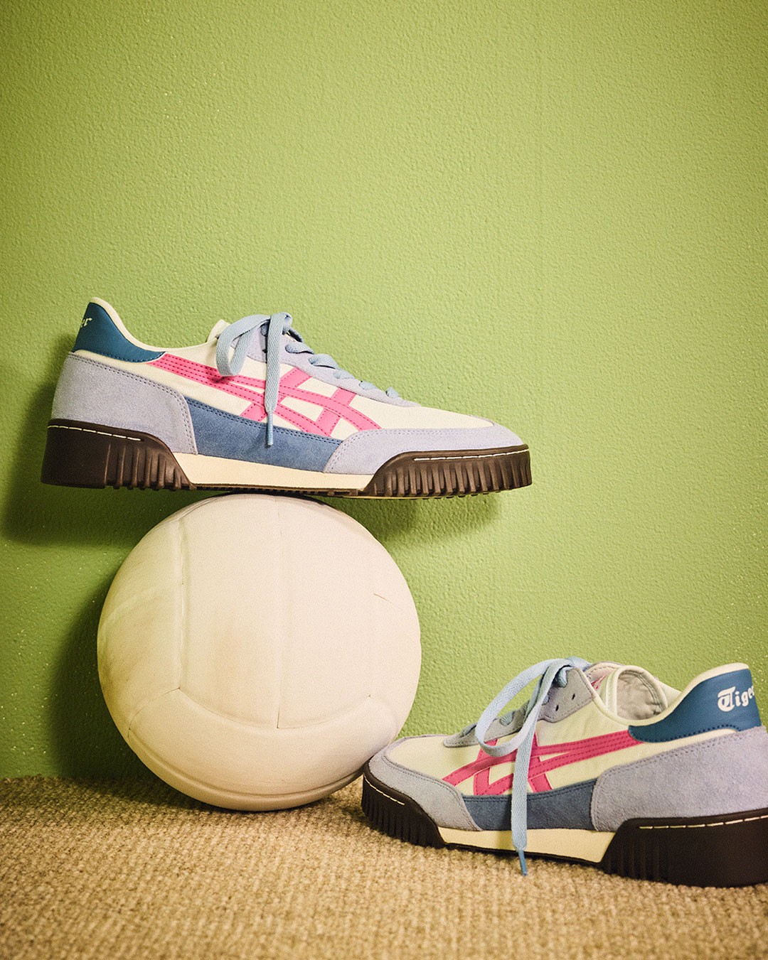 Hinh anh Onitsuka Tiger đưa tinh thần thể thao thập niên 1980 trở lại cùng ROTEMIT™ 5
