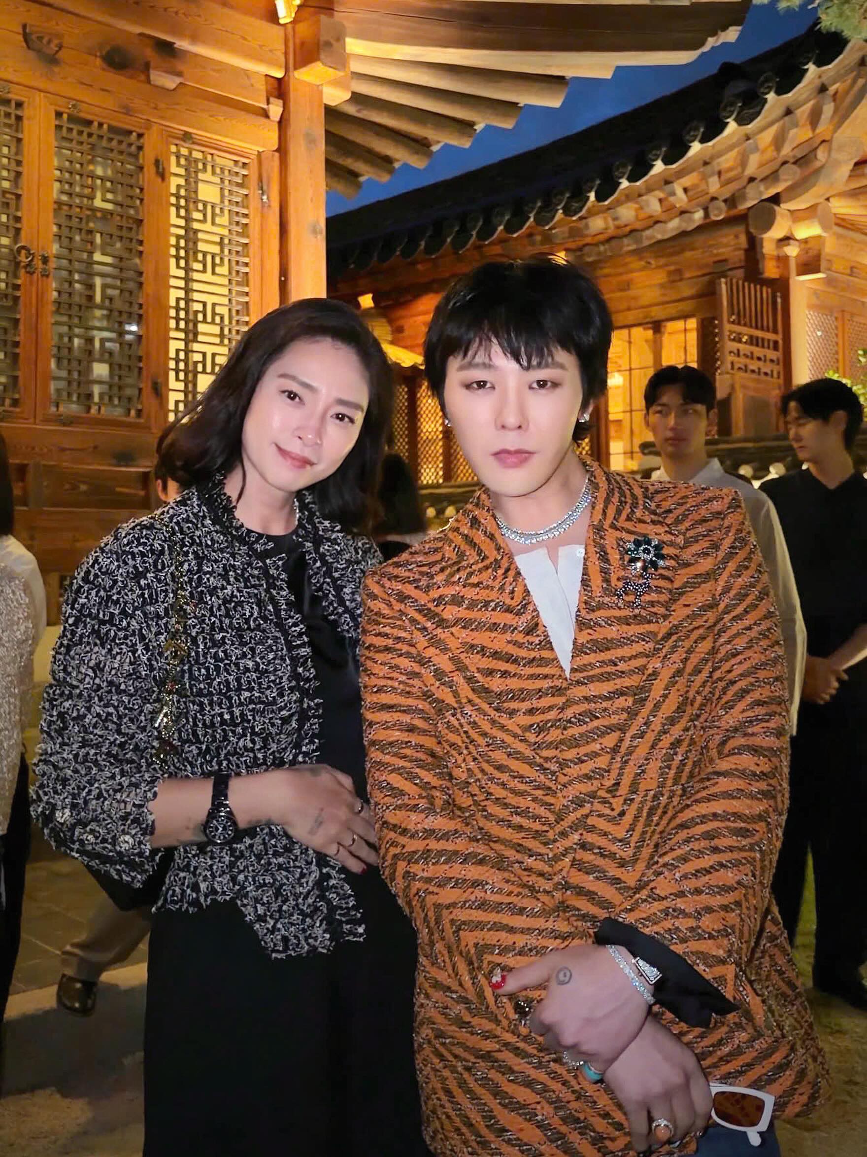Hinh anh Ba không gian dẫn lối Métiers d’art của CHANEL tại Seoul 2