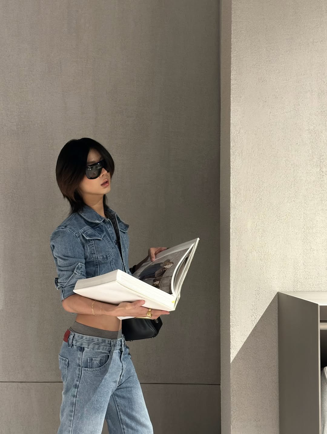 Hinh anh Stay “cool” với 4 dáng kính mát được ưa chuộng nhất Hè 2026 25