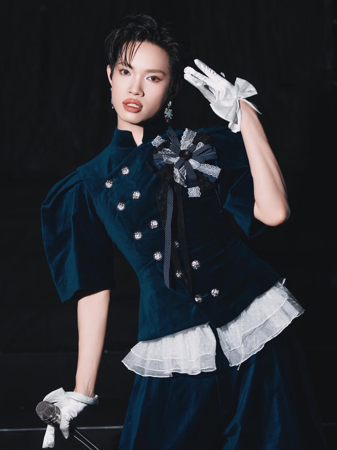 Hinh anh 5 món phụ kiện “xâm chiếm” tủ đồ hè 2026 của hội fashion influencer Việt 30