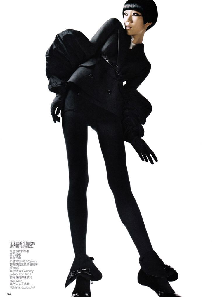 Hinh anh Tao Okamoto, người đóng vai chính trong phim "All of a Sudden" của đạo diễn Ryusuke Hamaguchi, đã trở thành nữ diễn viên Nhật Bản đầu tiên giành giải "Nữ diễn viên chính xuất sắc nhất" tại Liên hoan Phim Quốc tế Cannes lần thứ 79 năm 2026. Chỉ trong vòng 13 năm, cô đã thực sự chứng minh được tài năng đa lĩnh vực của mình. 4