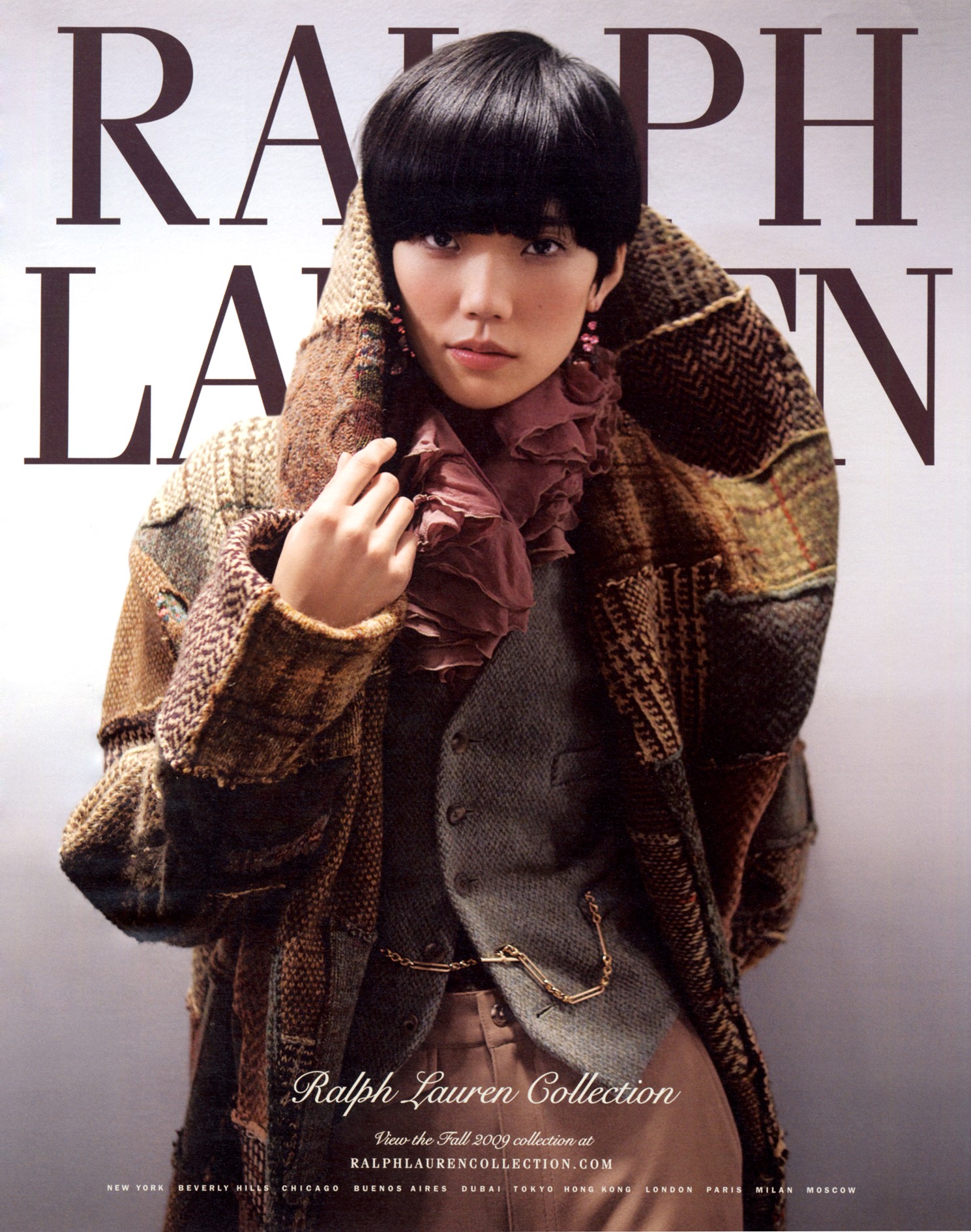 Hinh anh Tao Okamoto, người đóng vai chính trong phim "All of a Sudden" của đạo diễn Ryusuke Hamaguchi, đã trở thành nữ diễn viên Nhật Bản đầu tiên giành giải "Nữ diễn viên chính xuất sắc nhất" tại Liên hoan Phim Quốc tế Cannes lần thứ 79 năm 2026. Chỉ trong vòng 13 năm, cô đã thực sự chứng minh được tài năng đa lĩnh vực của mình. 3