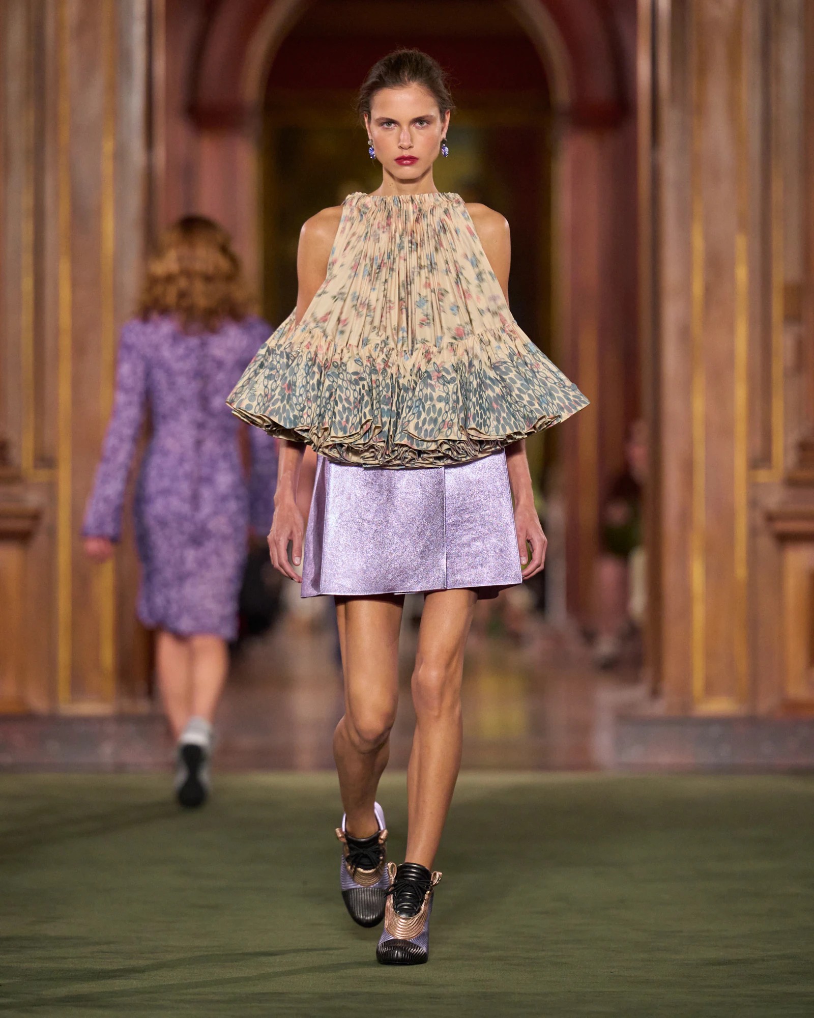 Hinh anh Louis Vuitton Cruise 2027: Bản chắp nối giữa uptown, downtown và văn hóa đại chúng 47