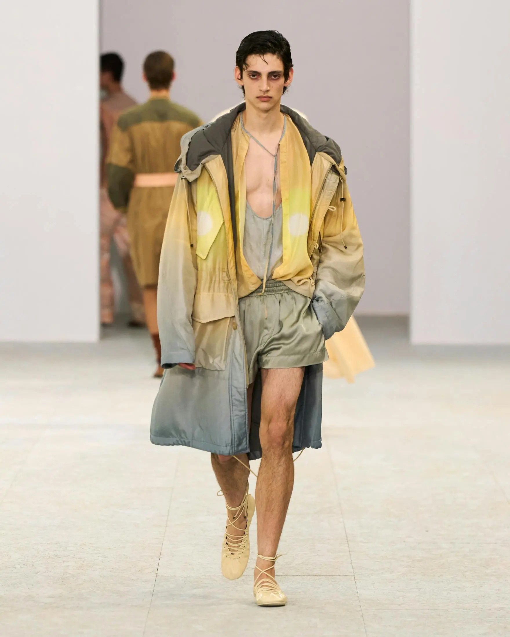 Hinh anh 6 xu hướng giày nam “khuấy đảo” Paris Men’s Fashion Week Xuân/Hè 2027 7