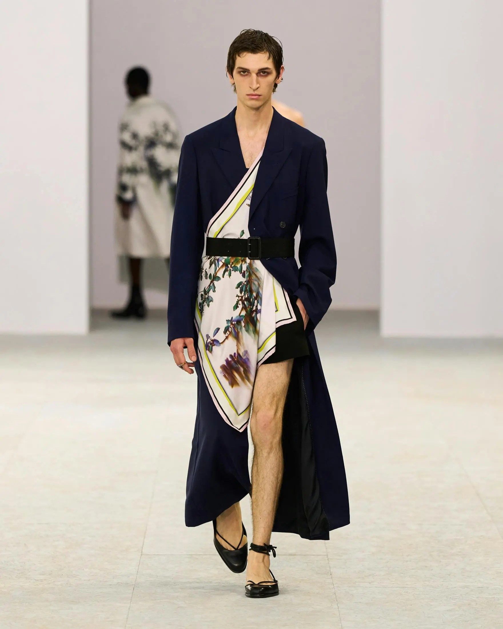 Hinh anh 6 xu hướng giày nam “khuấy đảo” Paris Men’s Fashion Week Xuân/Hè 2027 11
