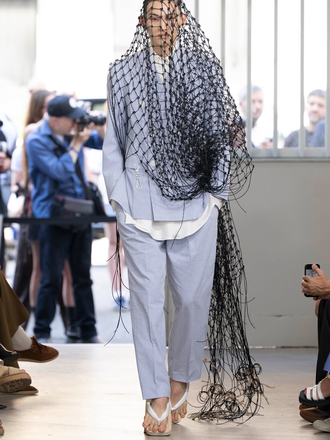 Hinh anh 6 xu hướng giày nam “khuấy đảo” Paris Men’s Fashion Week Xuân/Hè 2027 42