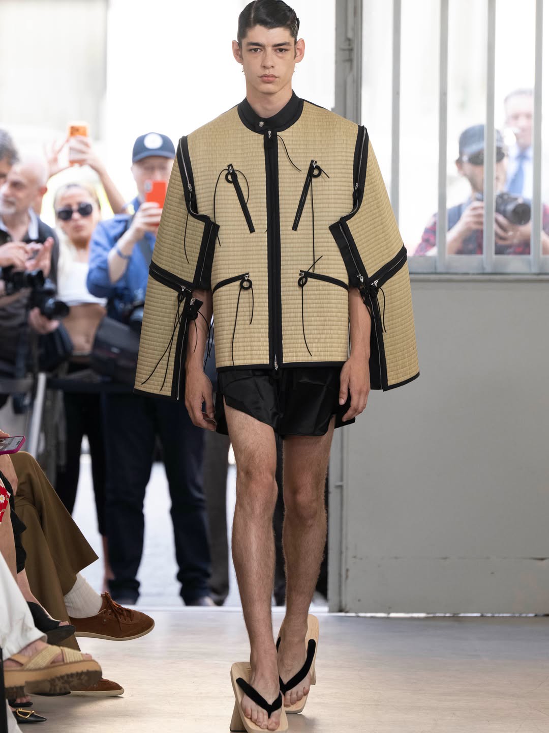 Hinh anh 6 xu hướng giày nam “khuấy đảo” Paris Men’s Fashion Week Xuân/Hè 2027 41