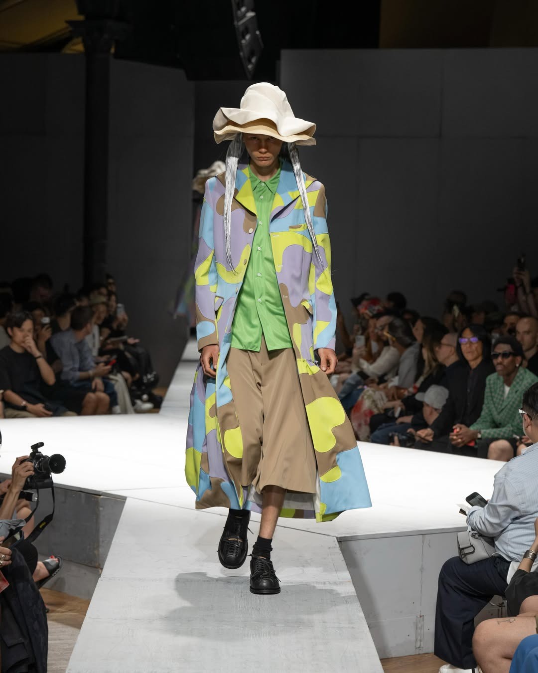 Hinh anh COMME des GARÇONS HOMME PLUS SS27: Ngày không chiến tranh 3