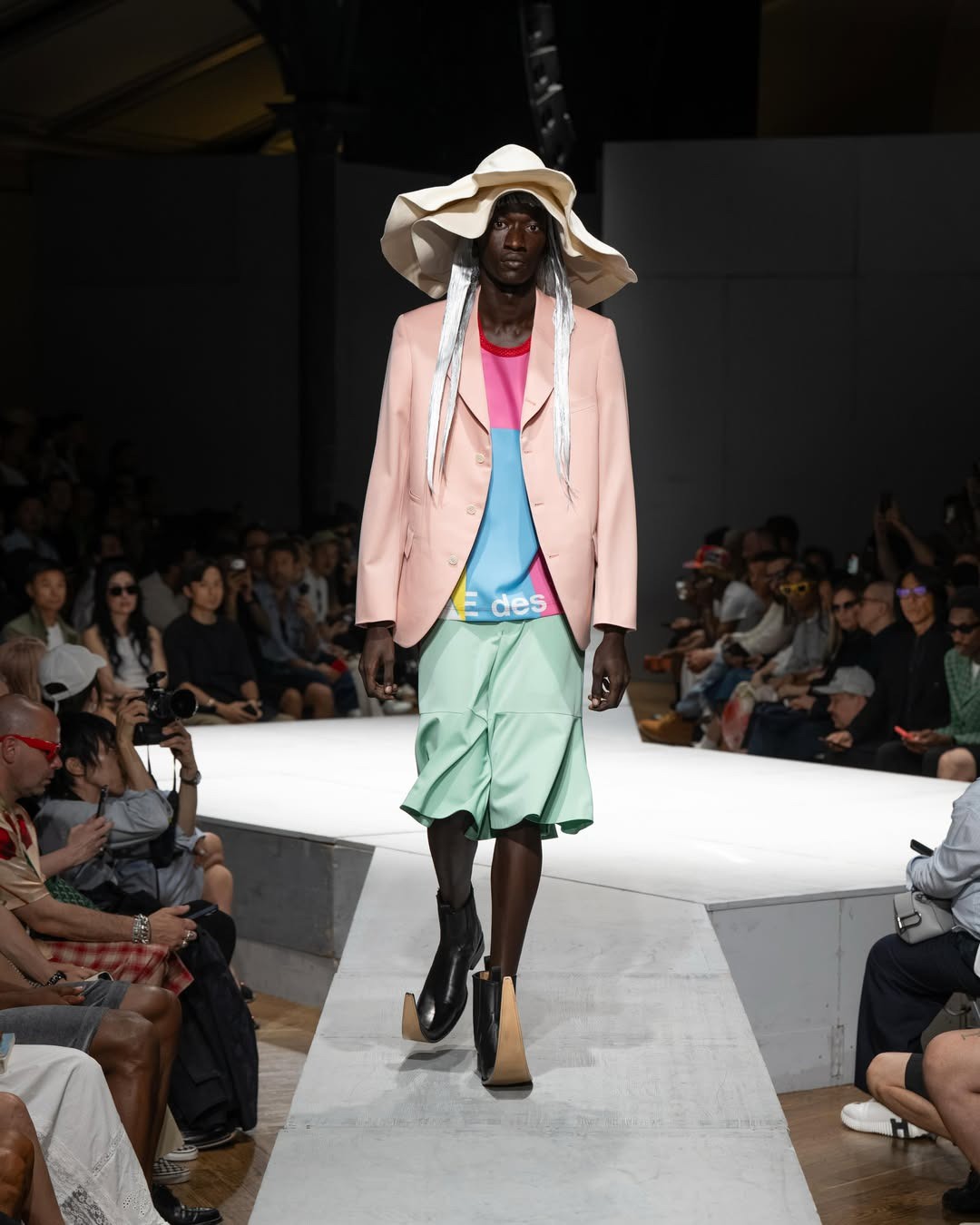 Hinh anh COMME des GARÇONS HOMME PLUS SS27: Ngày không chiến tranh 4