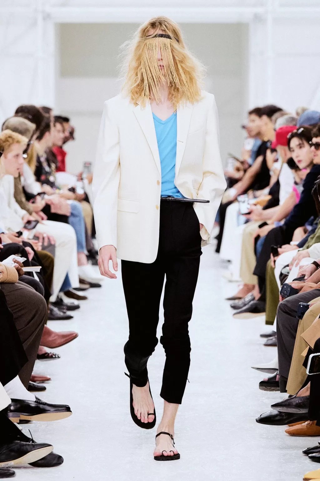 Hinh anh 6 xu hướng giày nam “khuấy đảo” Paris Men’s Fashion Week Xuân/Hè 2027 20