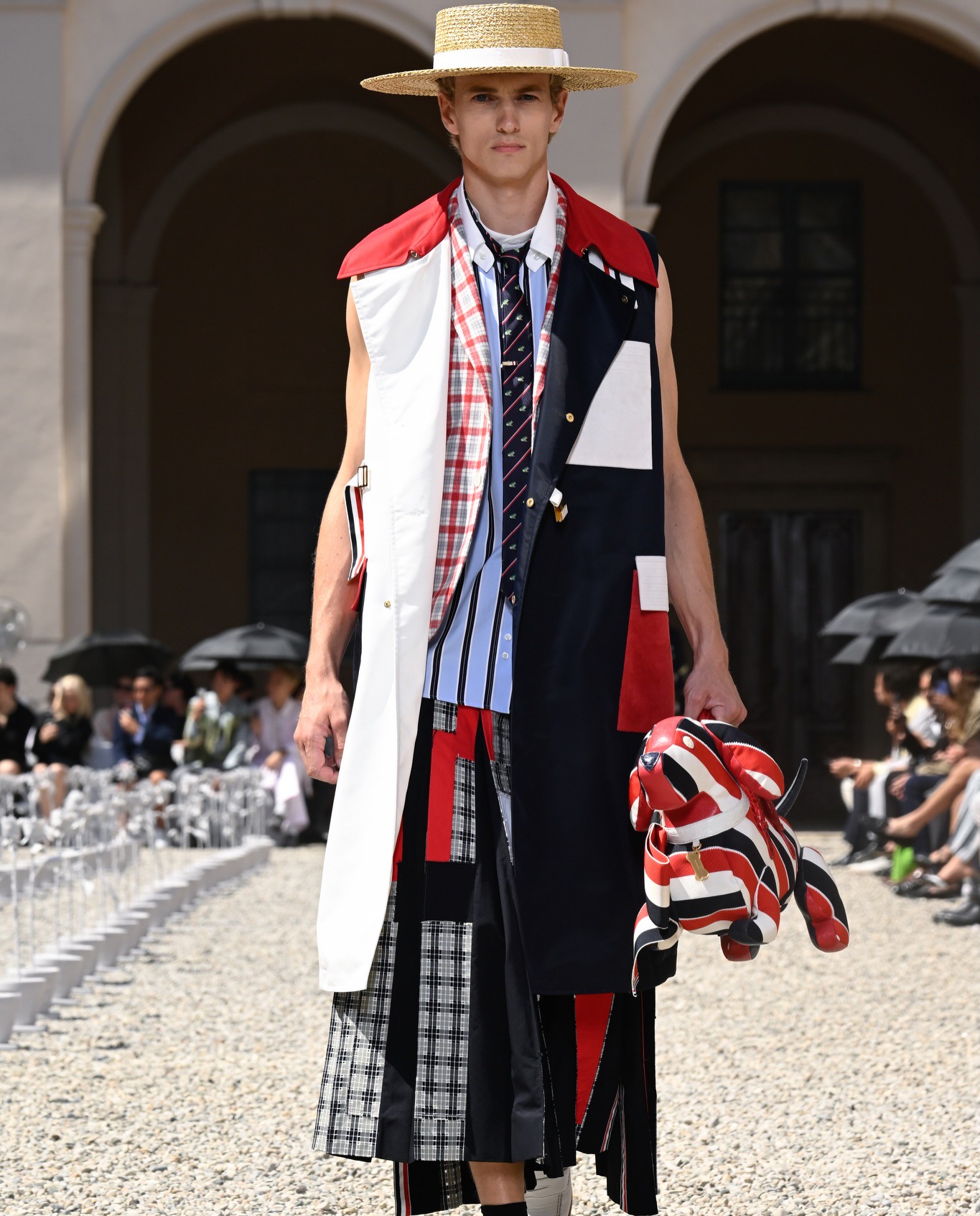 Hinh anh Milan Fashion Week Men's S/S 2027: Phản đối những thiết kế thiếu lý do tồn tại 47