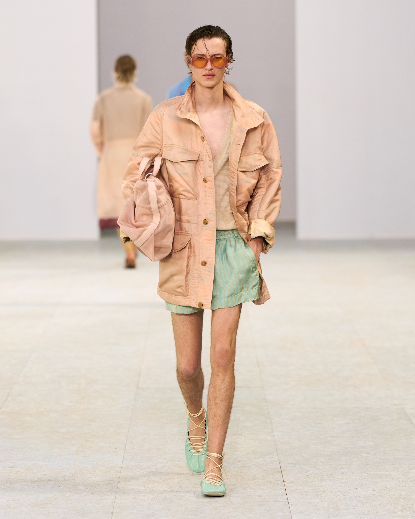 Hinh anh 6 xu hướng giày nam “khuấy đảo” Paris Men’s Fashion Week Xuân/Hè 2027 10