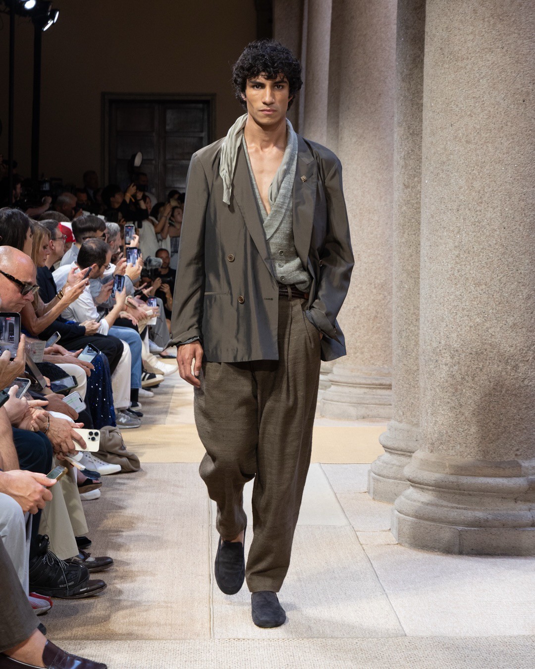 Hinh anh Milan Fashion Week Men's S/S 2027: Phản đối những thiết kế thiếu lý do tồn tại 3