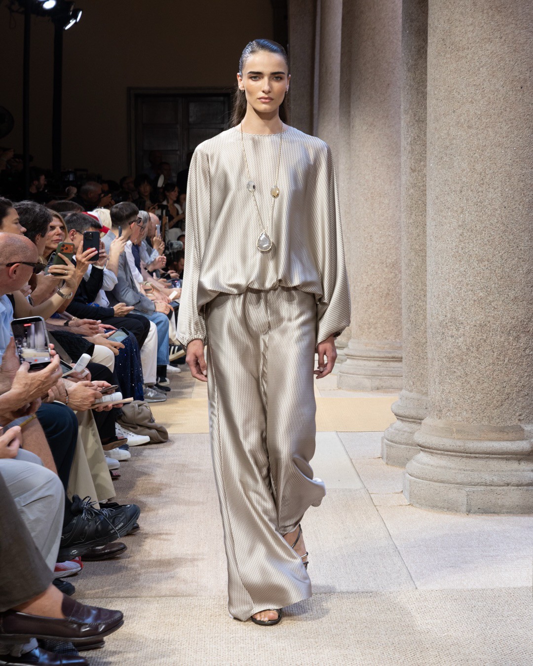 Hinh anh Milan Fashion Week Men's S/S 2027: Phản đối những thiết kế thiếu lý do tồn tại 11