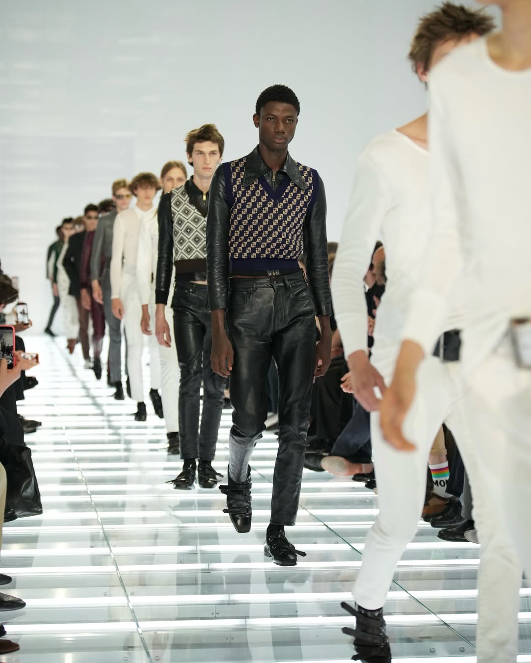 Hinh anh Milan Fashion Week Men's S/S 2027: Phản đối những thiết kế thiếu lý do tồn tại 38