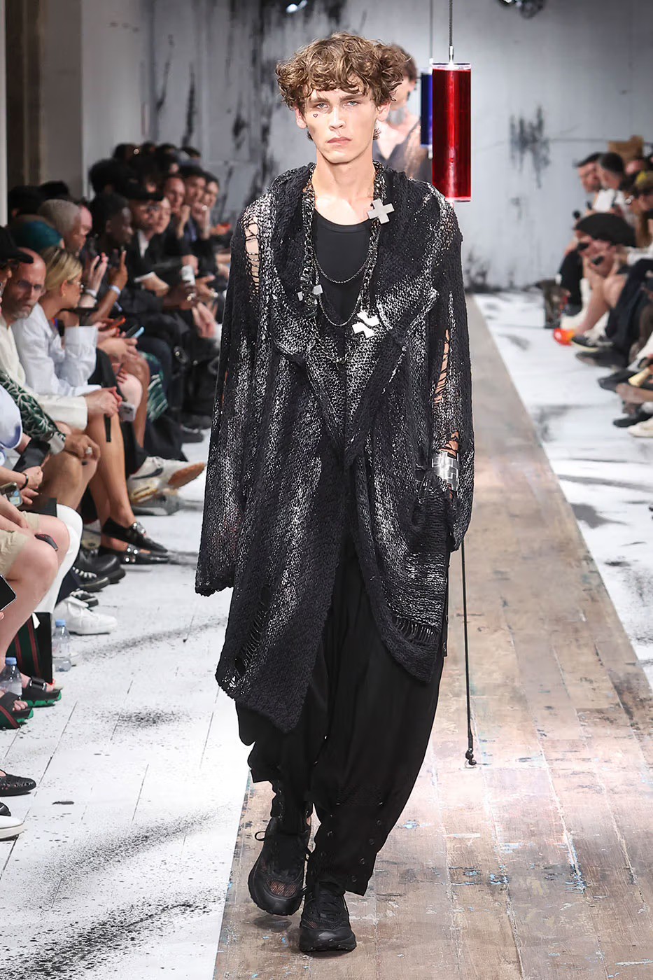 Hinh anh Ở Menswear SS27, ta thấy một Yohji Yamamoto của tương lai 16