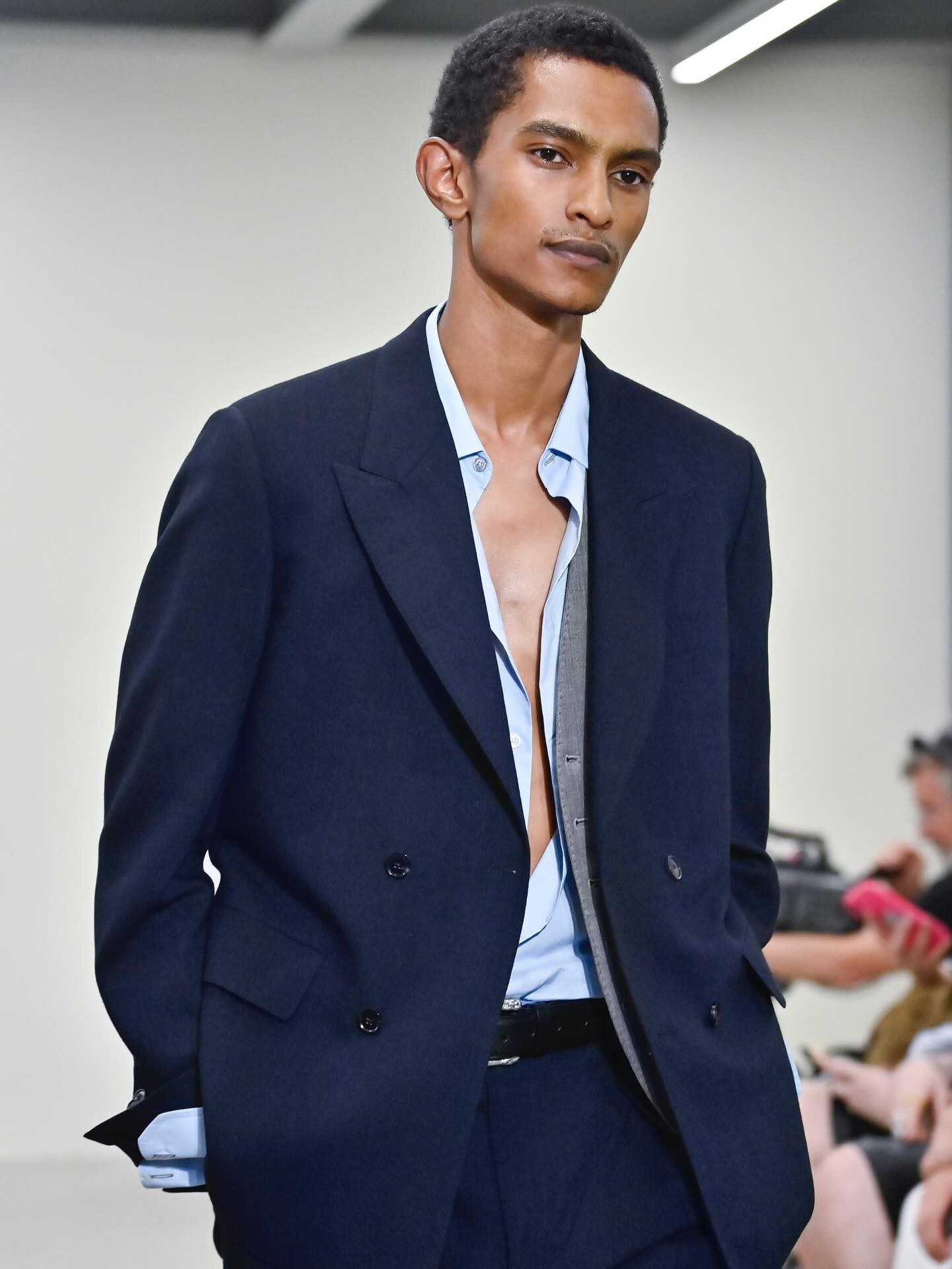 Hinh anh Milan Fashion Week Men's S/S 2027: Phản đối những thiết kế thiếu lý do tồn tại 81
