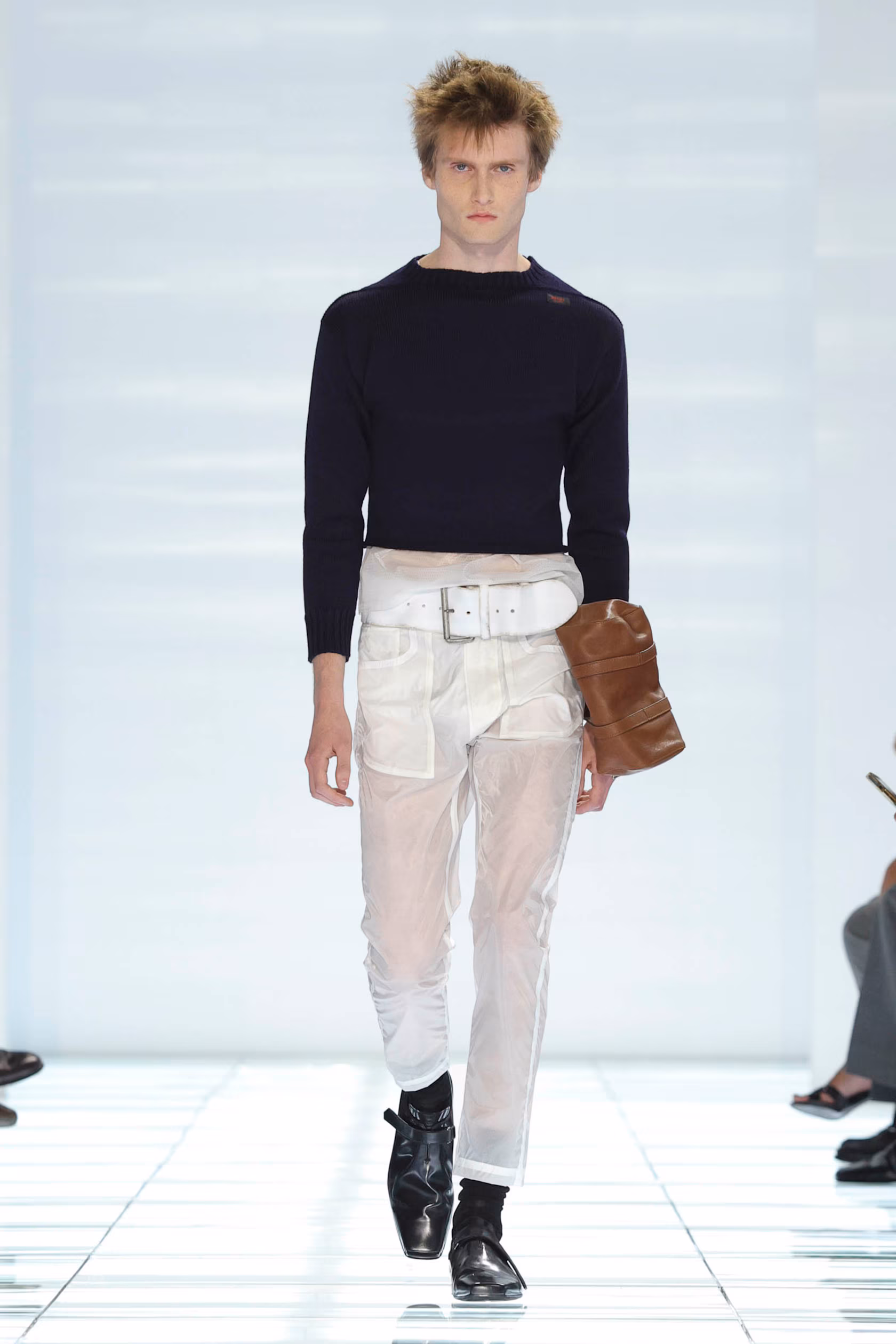 Hinh anh Milan Fashion Week Men's S/S 2027: Phản đối những thiết kế thiếu lý do tồn tại 36