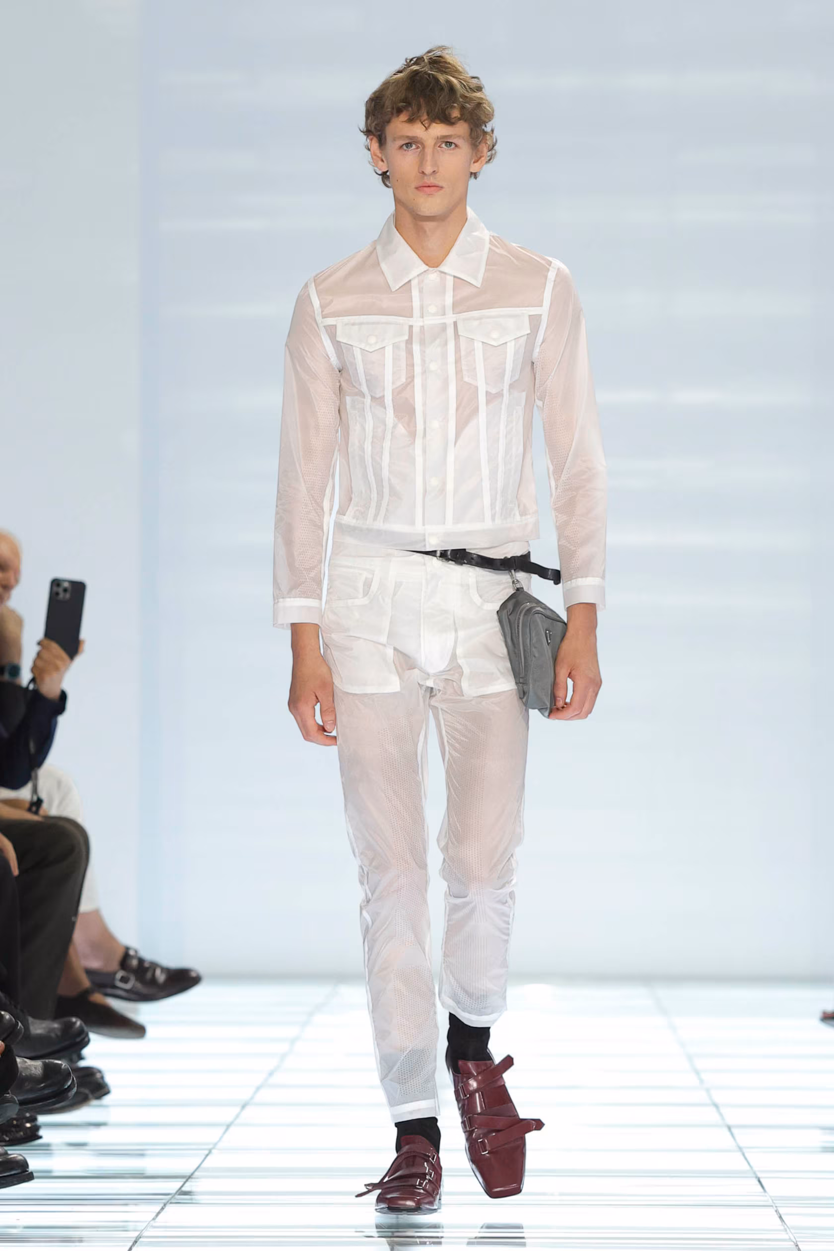 Hinh anh Milan Fashion Week Men's S/S 2027: Phản đối những thiết kế thiếu lý do tồn tại 27