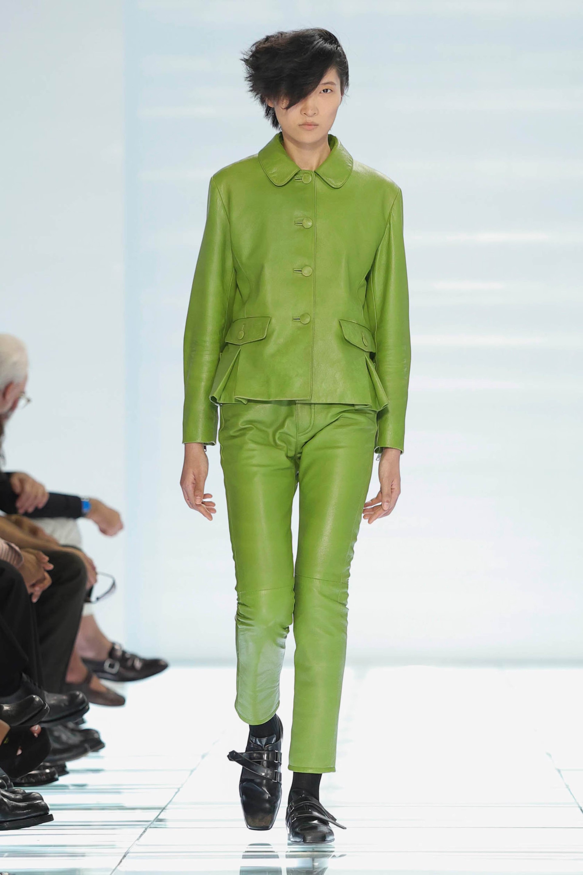 Hinh anh Triết lý “đĩa mỳ ý” trong Prada Menswear SS27 3
