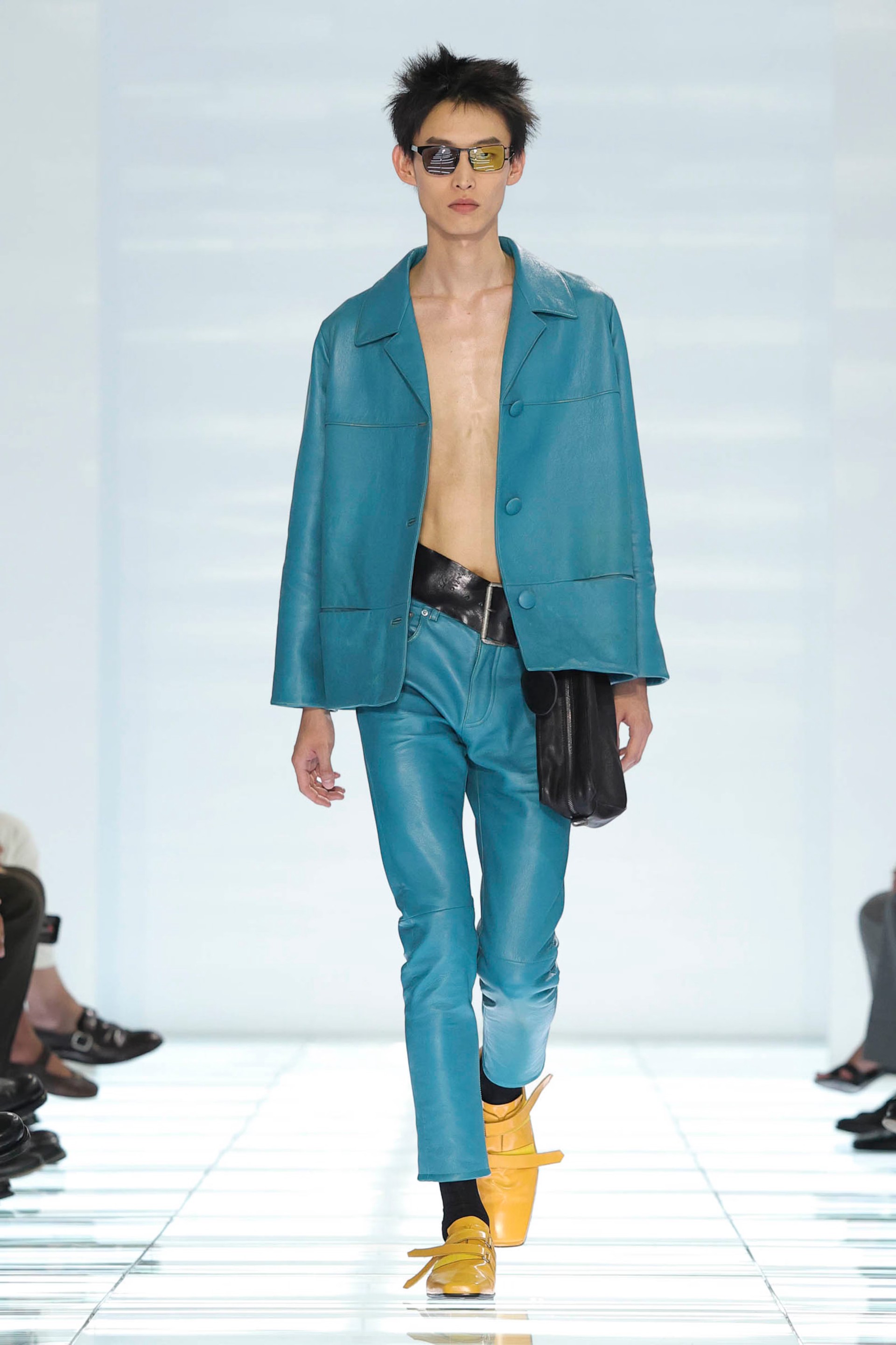 Hinh anh Triết lý “đĩa mỳ ý” trong Prada Menswear SS27 10