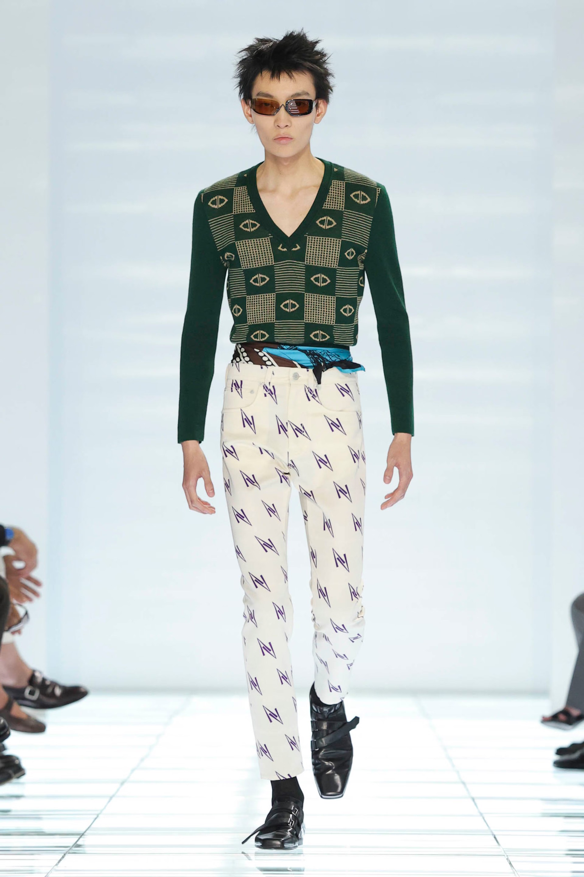 Hinh anh Triết lý “đĩa mỳ ý” trong Prada Menswear SS27 6