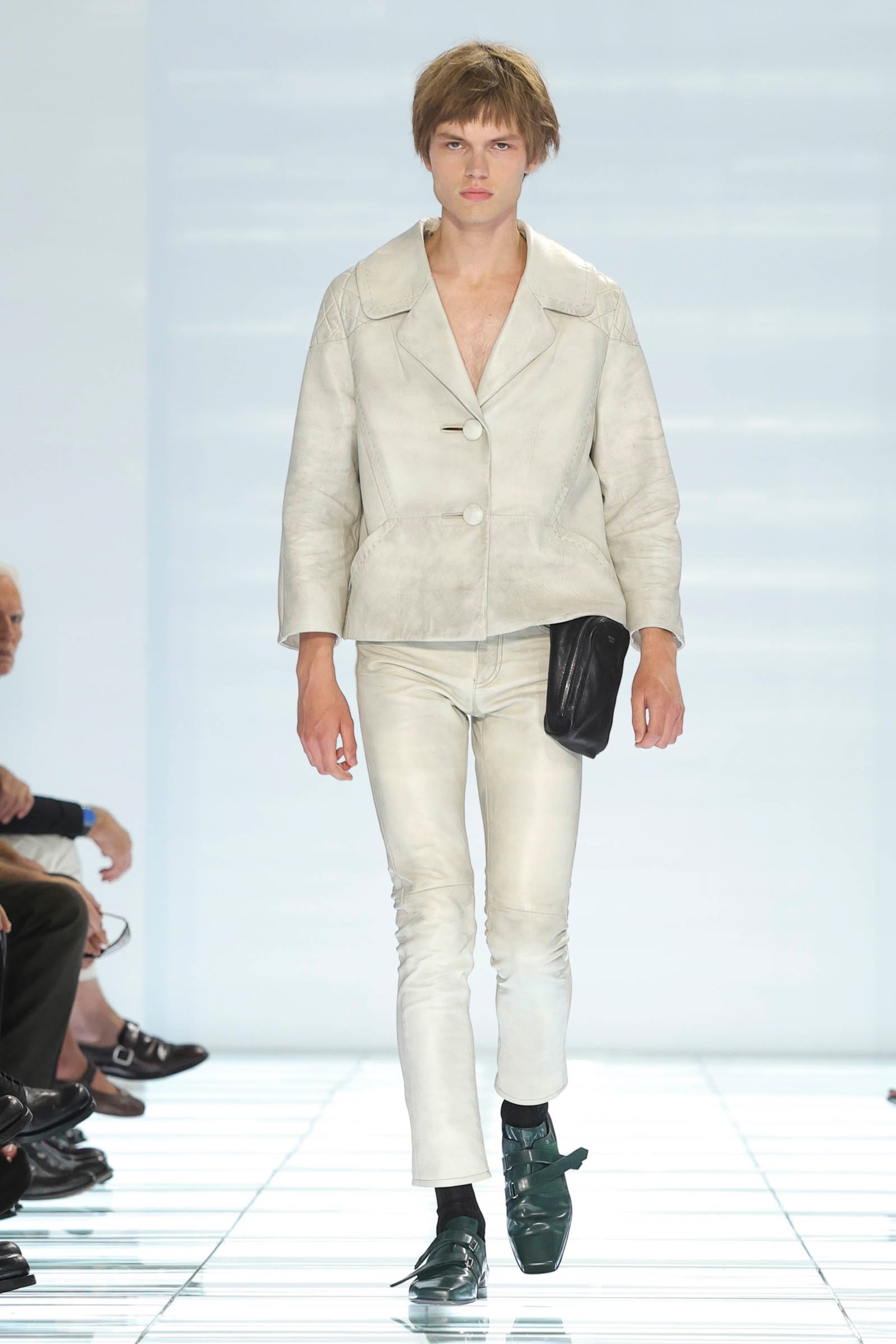 Hinh anh Triết lý “đĩa mỳ ý” trong Prada Menswear SS27 11
