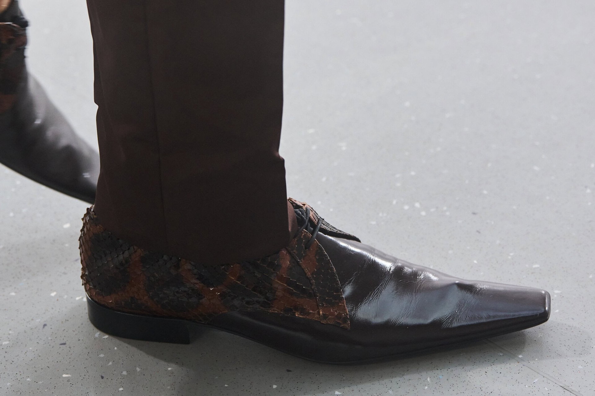 Hinh anh 6 xu hướng giày nam “khuấy đảo” Paris Men’s Fashion Week Xuân/Hè 2027 32