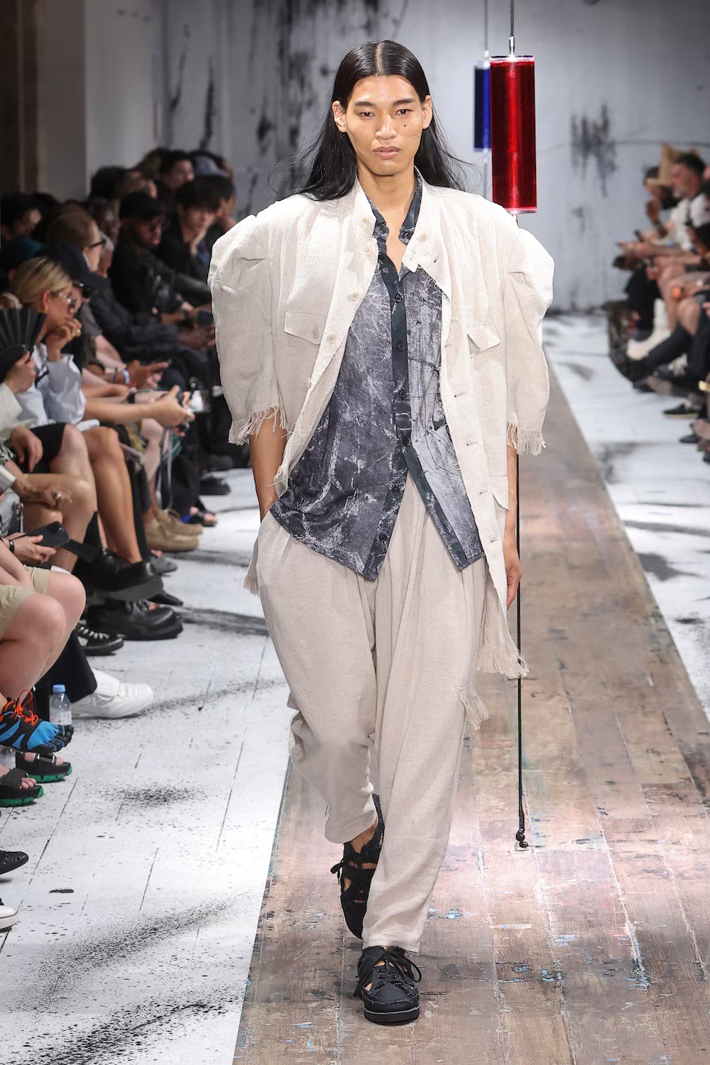 Hinh anh Ở Menswear SS27, ta thấy một Yohji Yamamoto của tương lai 14