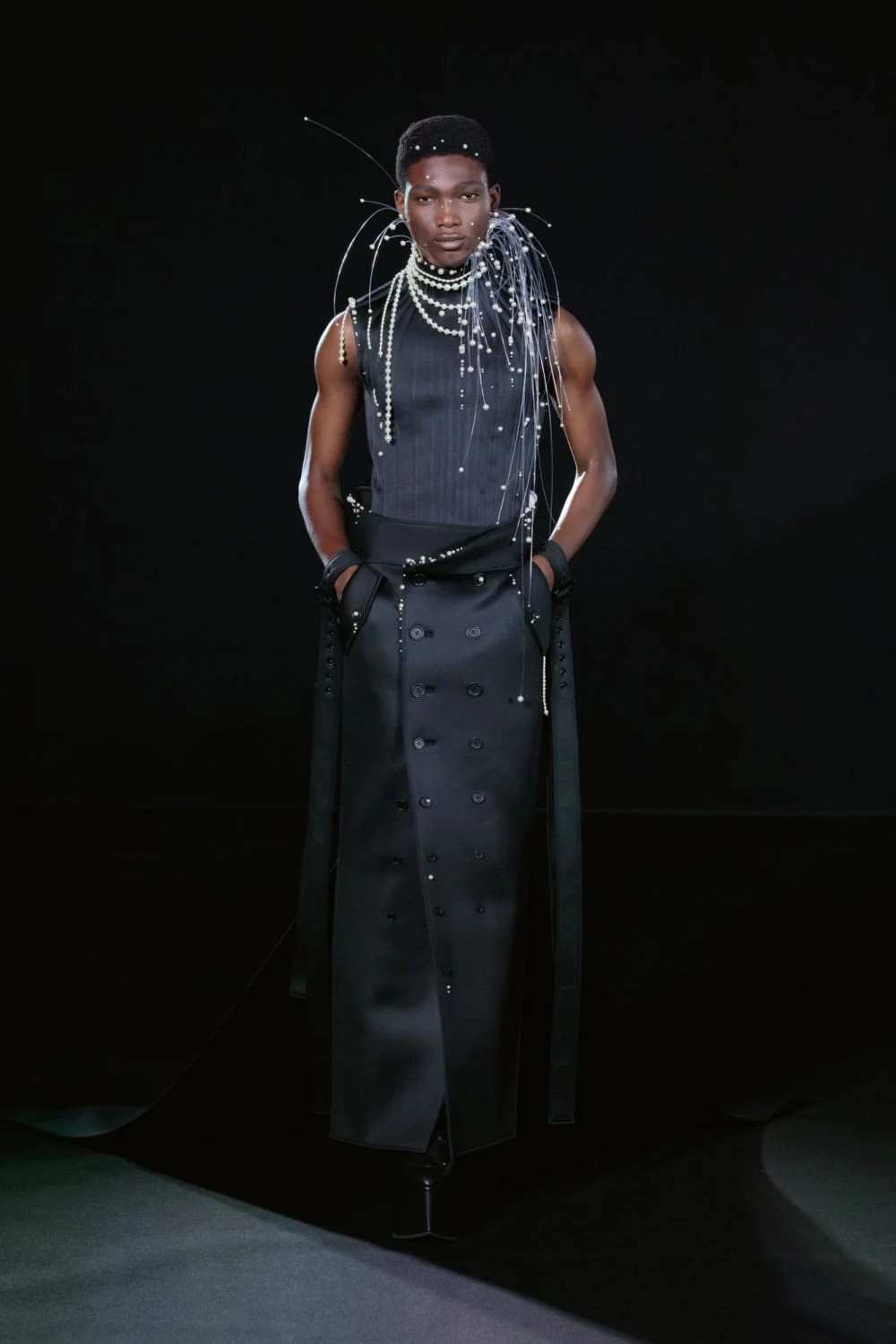 Hinh anh Robert Wun đưa “đứa trẻ bên trong” lên sàn diễn Haute Couture F/W 2026 40