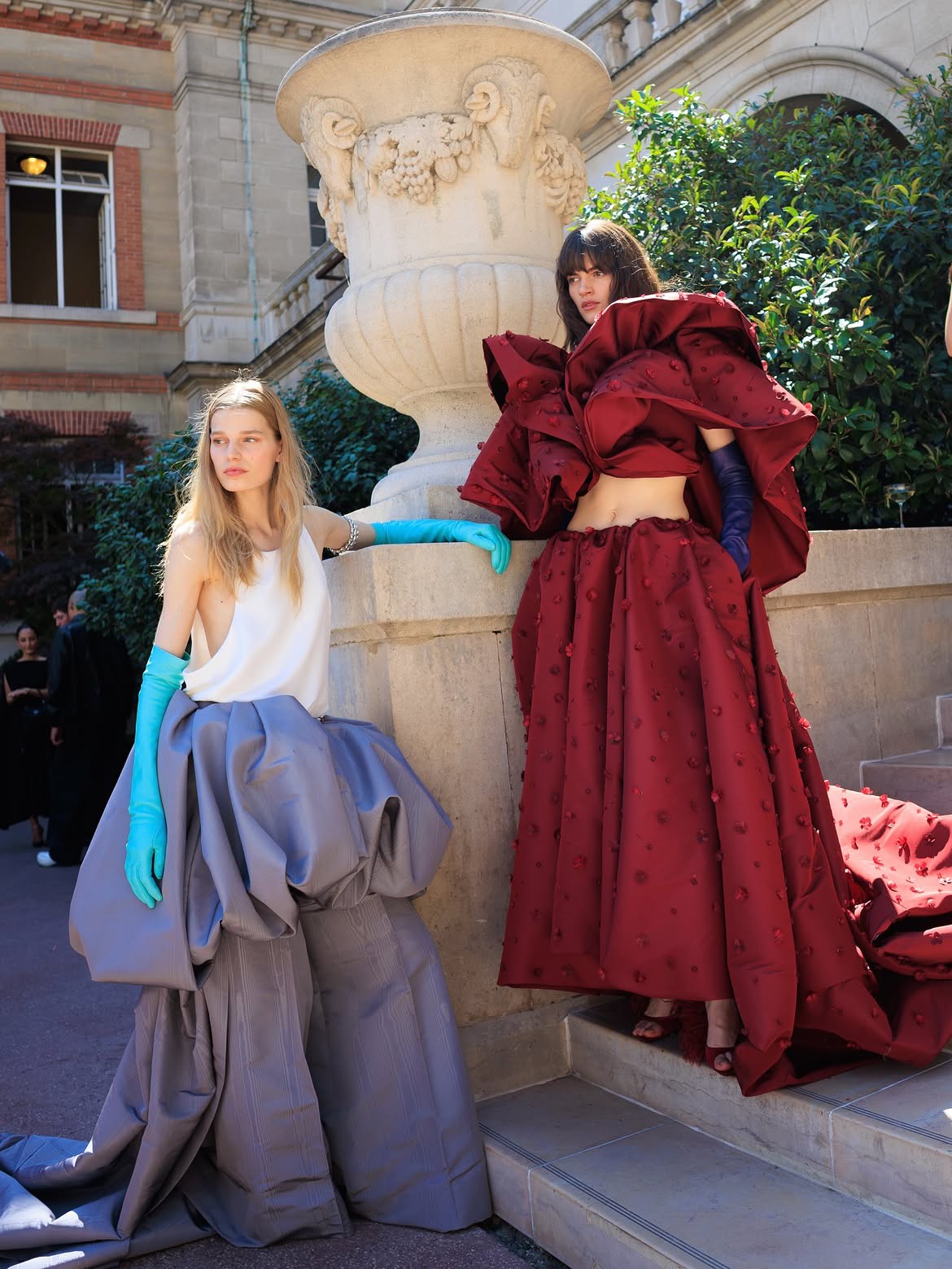 Hinh anh Balenciaga Fall 2026 Couture: Một cơn địa chấn “màu nắng” 1