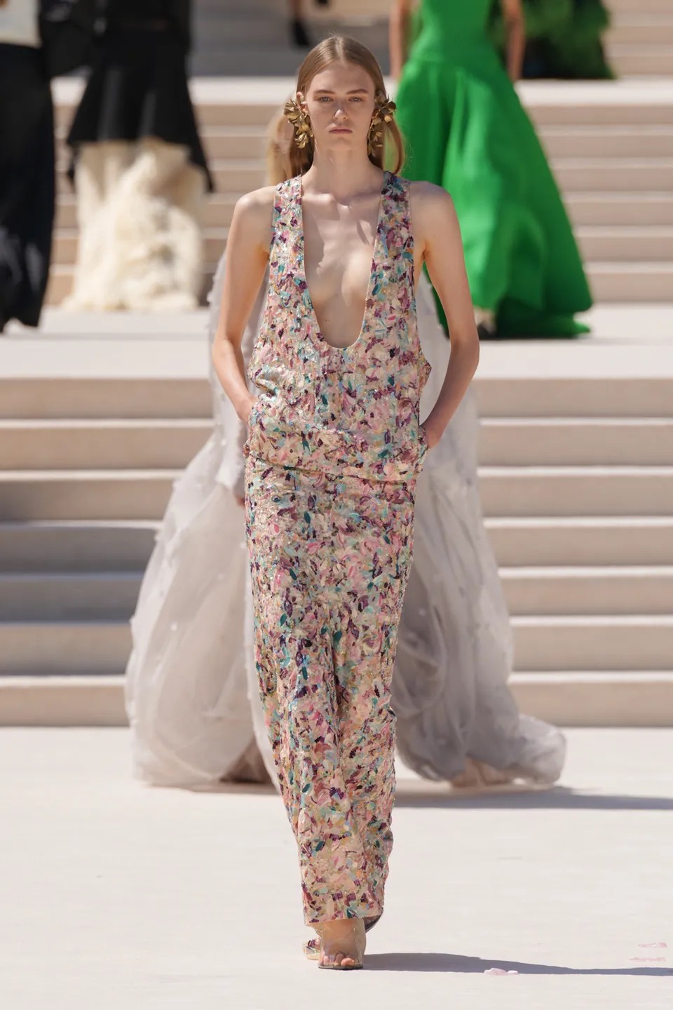 Hinh anh Balenciaga Fall 2026 Couture: Một cơn địa chấn “màu nắng”  11