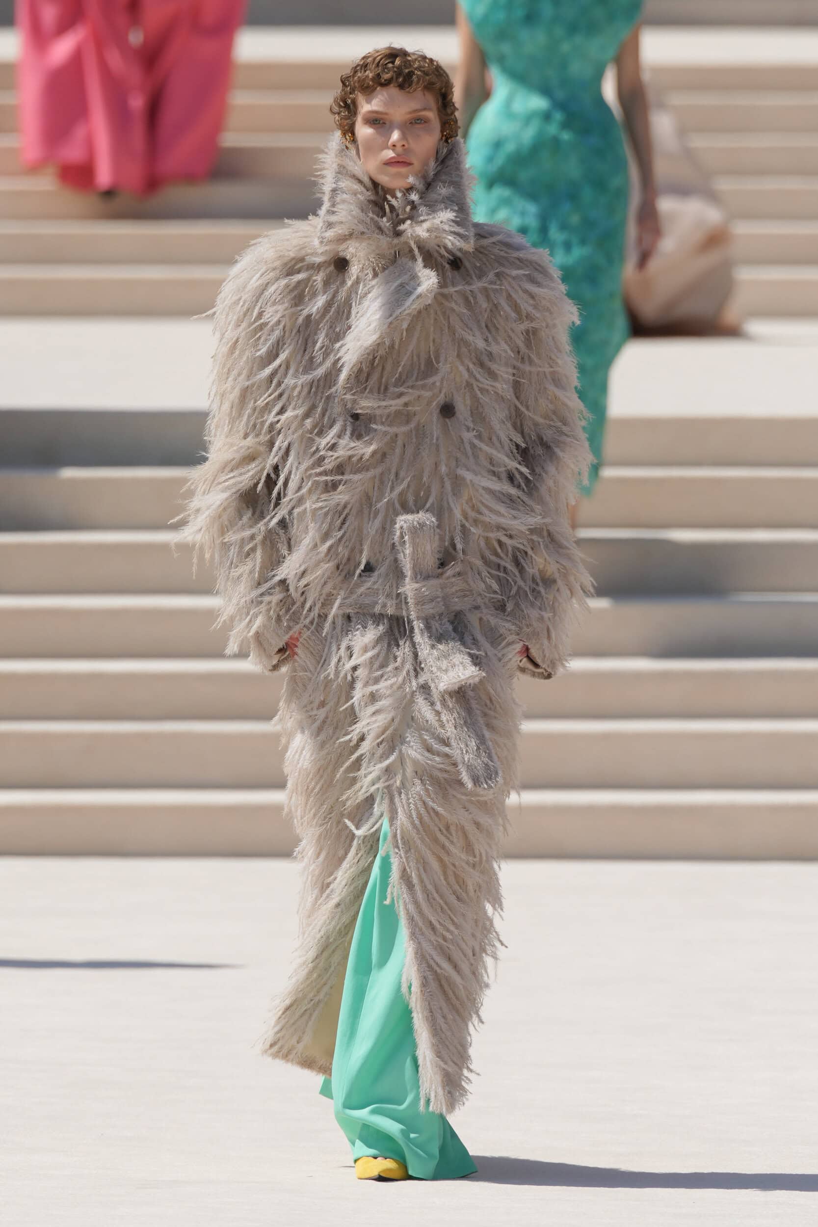 Hinh anh Balenciaga Fall 2026 Couture: Một cơn địa chấn “màu nắng”  4