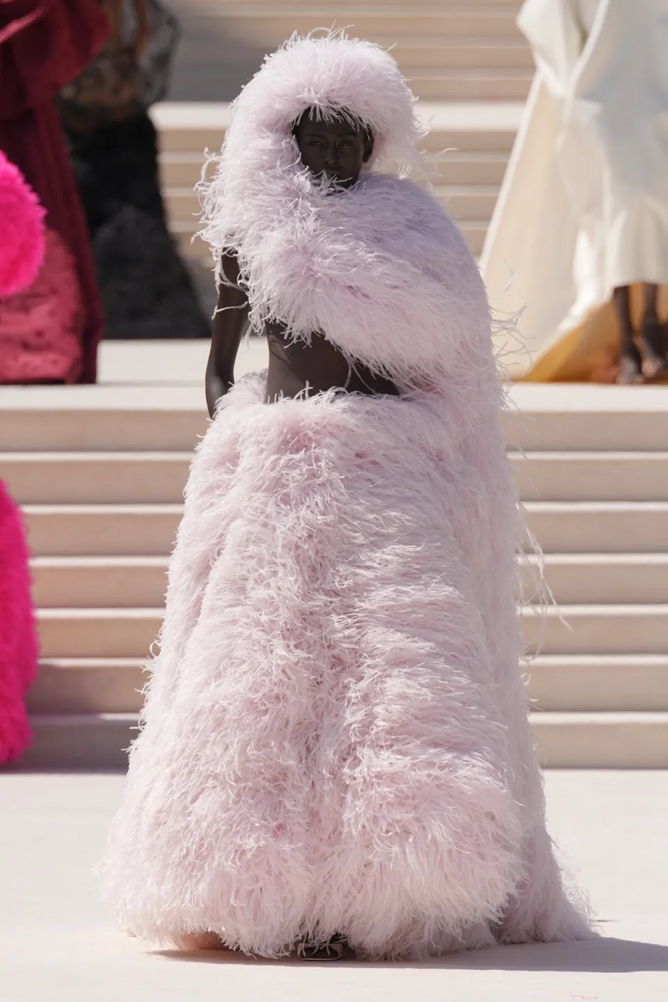 Hinh anh Balenciaga Fall 2026 Couture: Một cơn địa chấn “màu nắng”  12