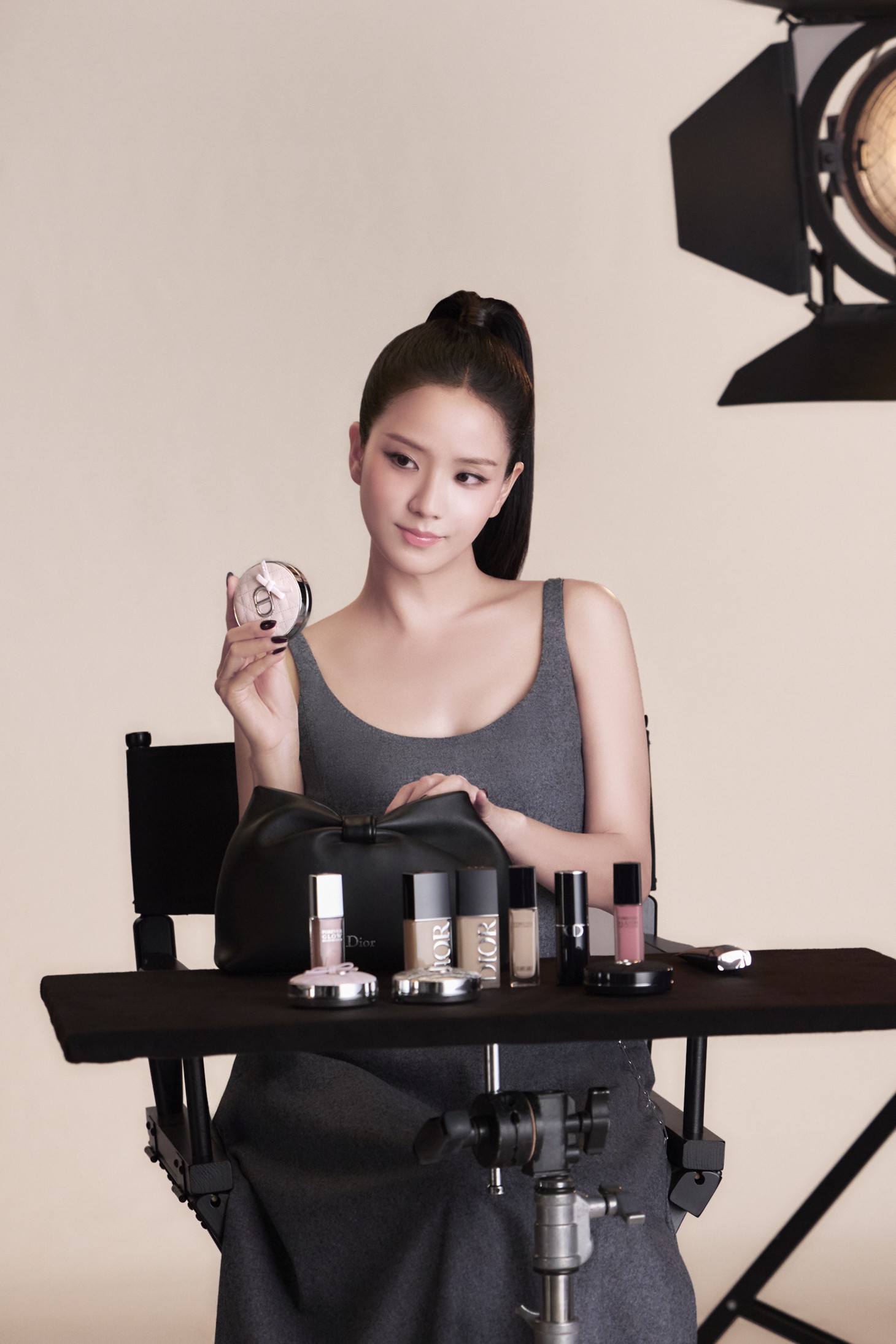 Hinh anh Dior Forever ra mắt bộ đôi kem lót và phấn phủ mới: bí quyết cho lớp nền “no-retouch” 3