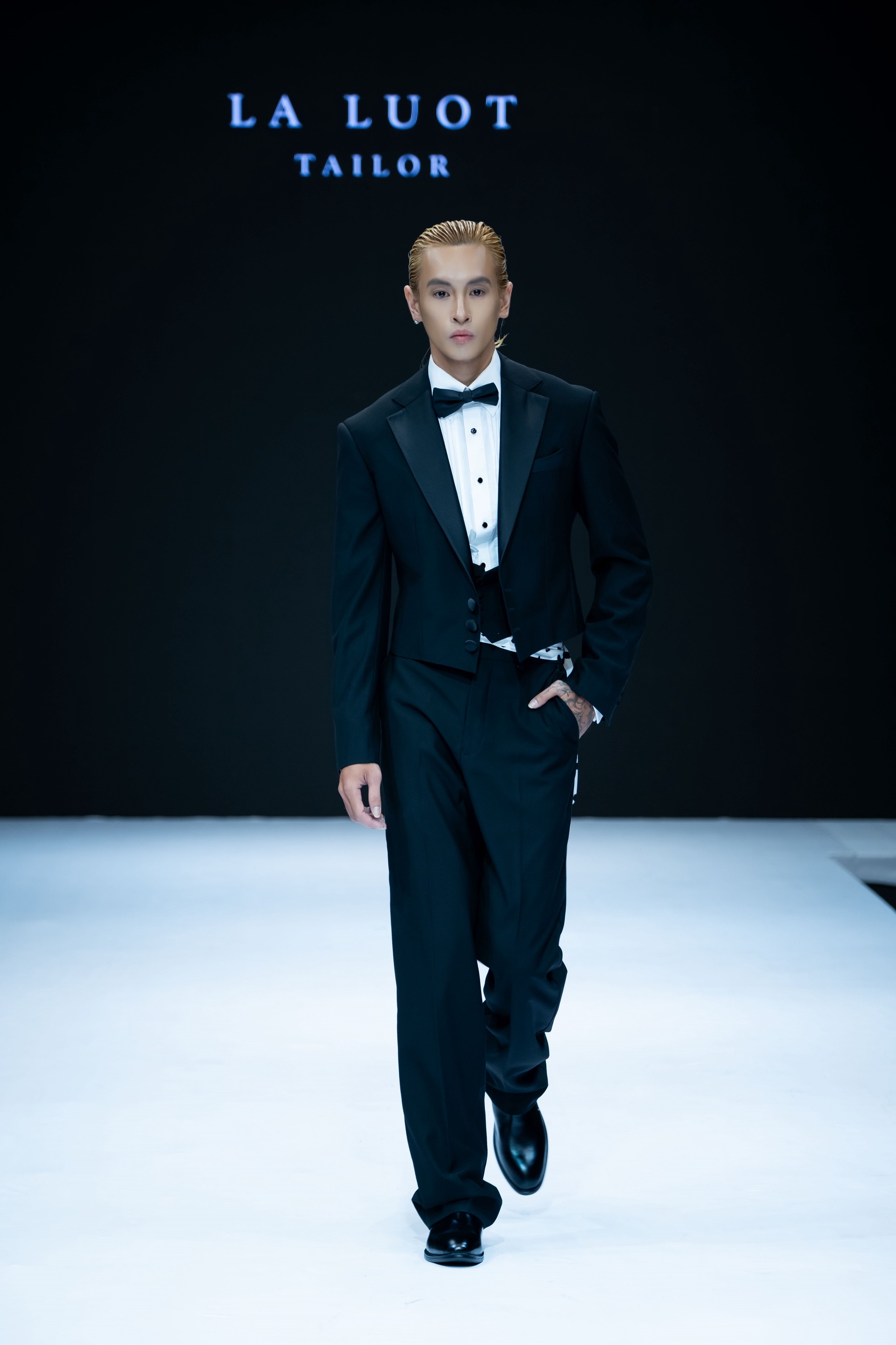 Hinh anh La Luot Tailor, DOCBAN, THE SOUL và tuyên ngôn tự do tại Saigon Fashion Runway 6