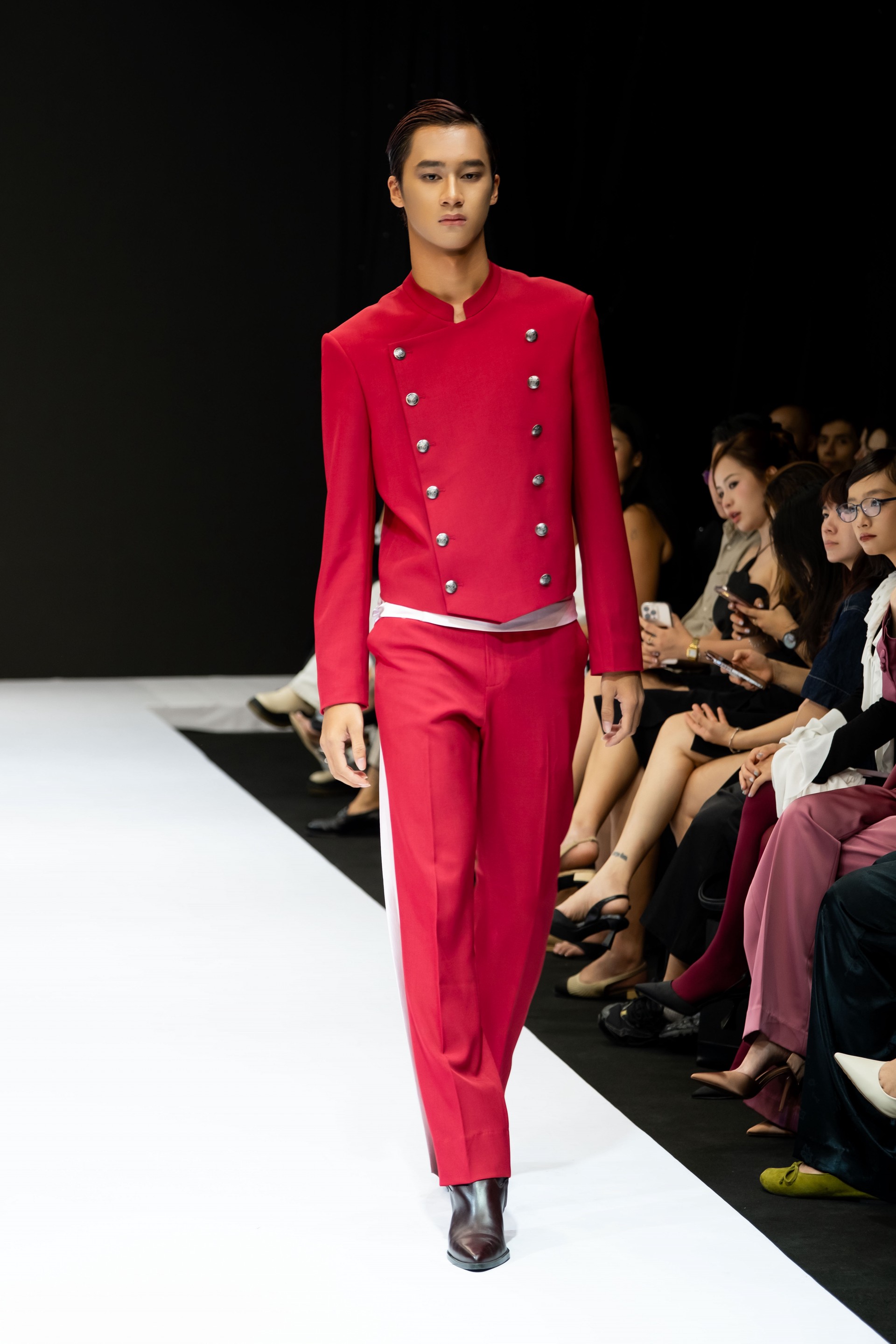 Hinh anh La Luot Tailor, DOCBAN, THE SOUL và tuyên ngôn tự do tại Saigon Fashion Runway 7