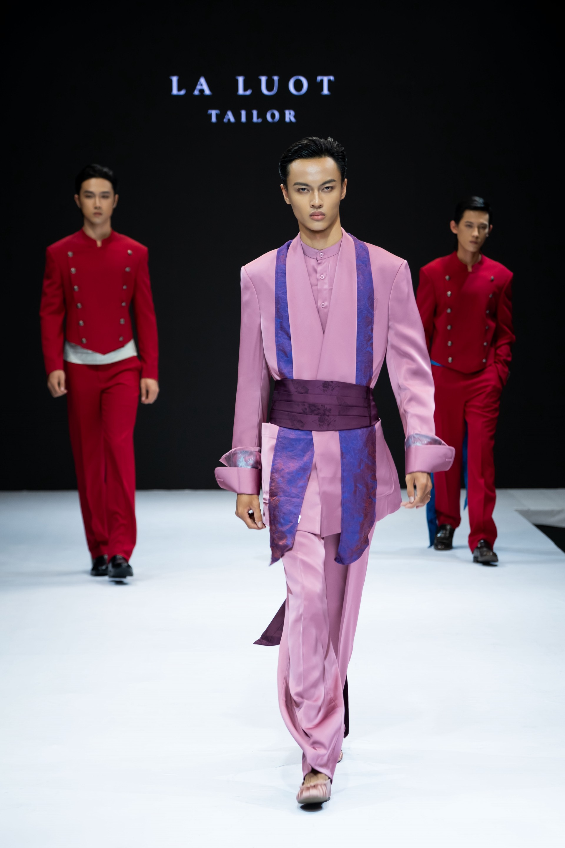 Hinh anh La Luot Tailor, DOCBAN, THE SOUL và tuyên ngôn tự do tại Saigon Fashion Runway 10