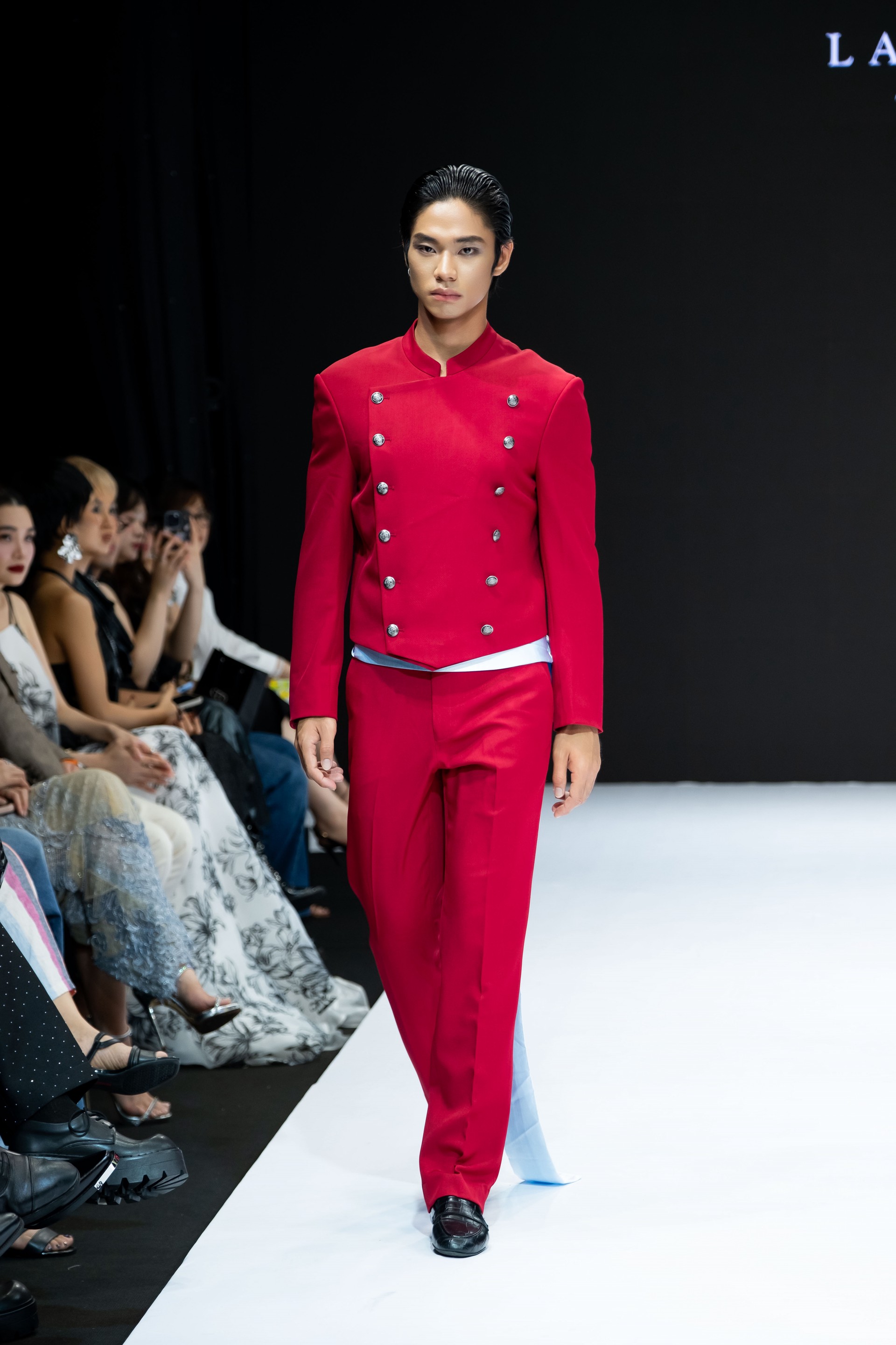 Hinh anh La Luot Tailor, DOCBAN, THE SOUL và tuyên ngôn tự do tại Saigon Fashion Runway 9