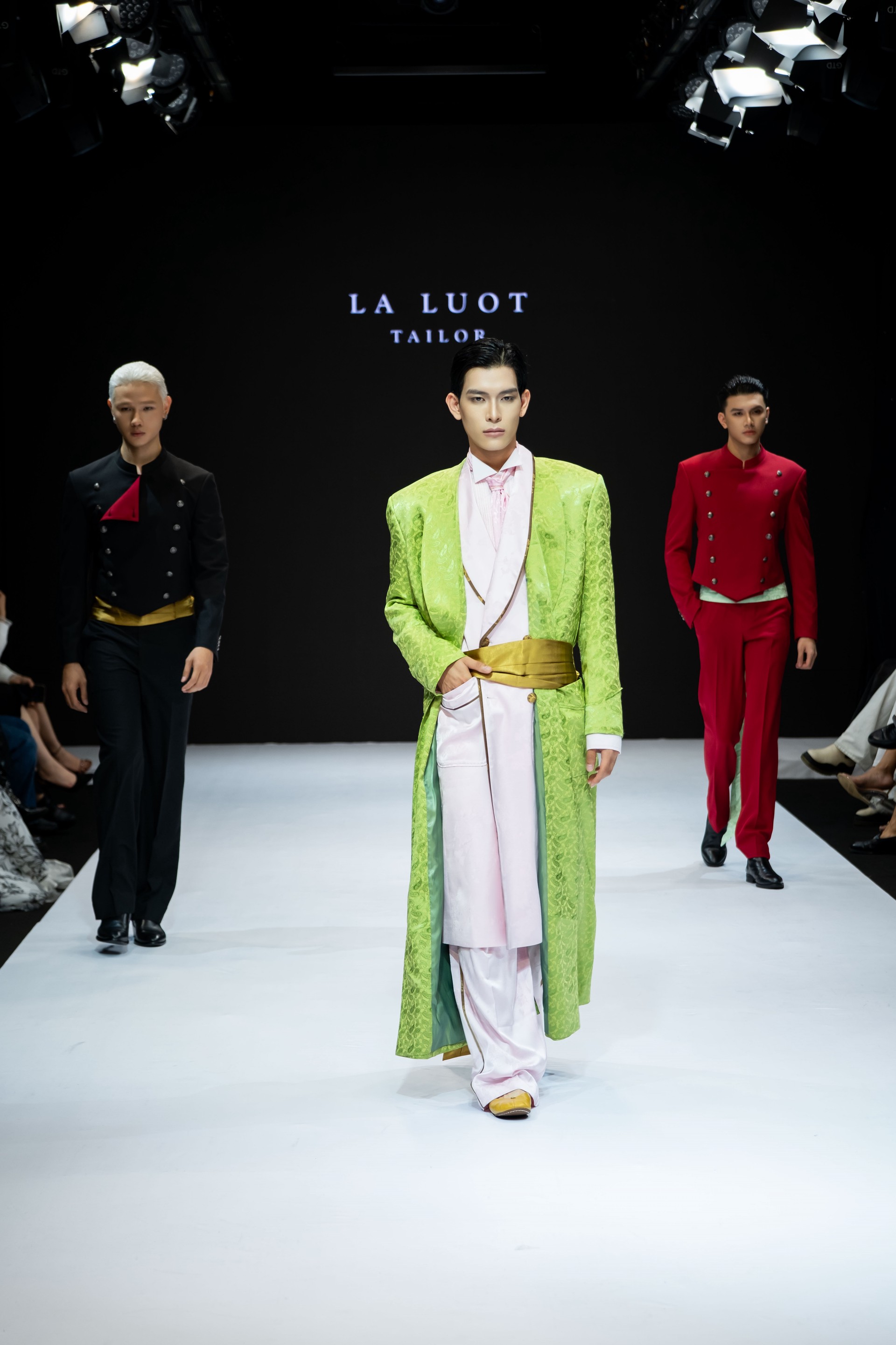 Hinh anh La Luot Tailor, DOCBAN, THE SOUL và tuyên ngôn tự do tại Saigon Fashion Runway 12