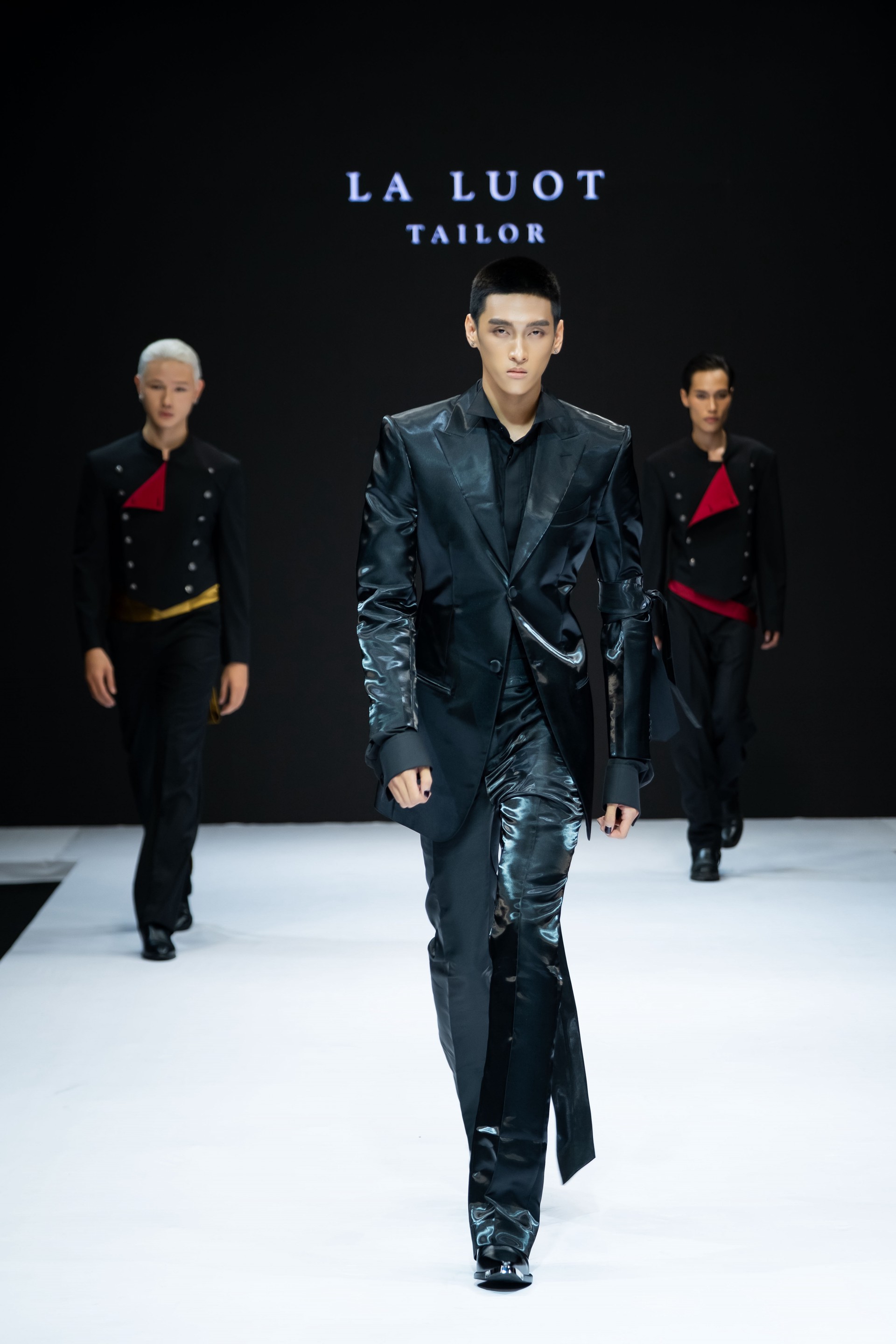 Hinh anh La Luot Tailor, DOCBAN, THE SOUL và tuyên ngôn tự do tại Saigon Fashion Runway 18