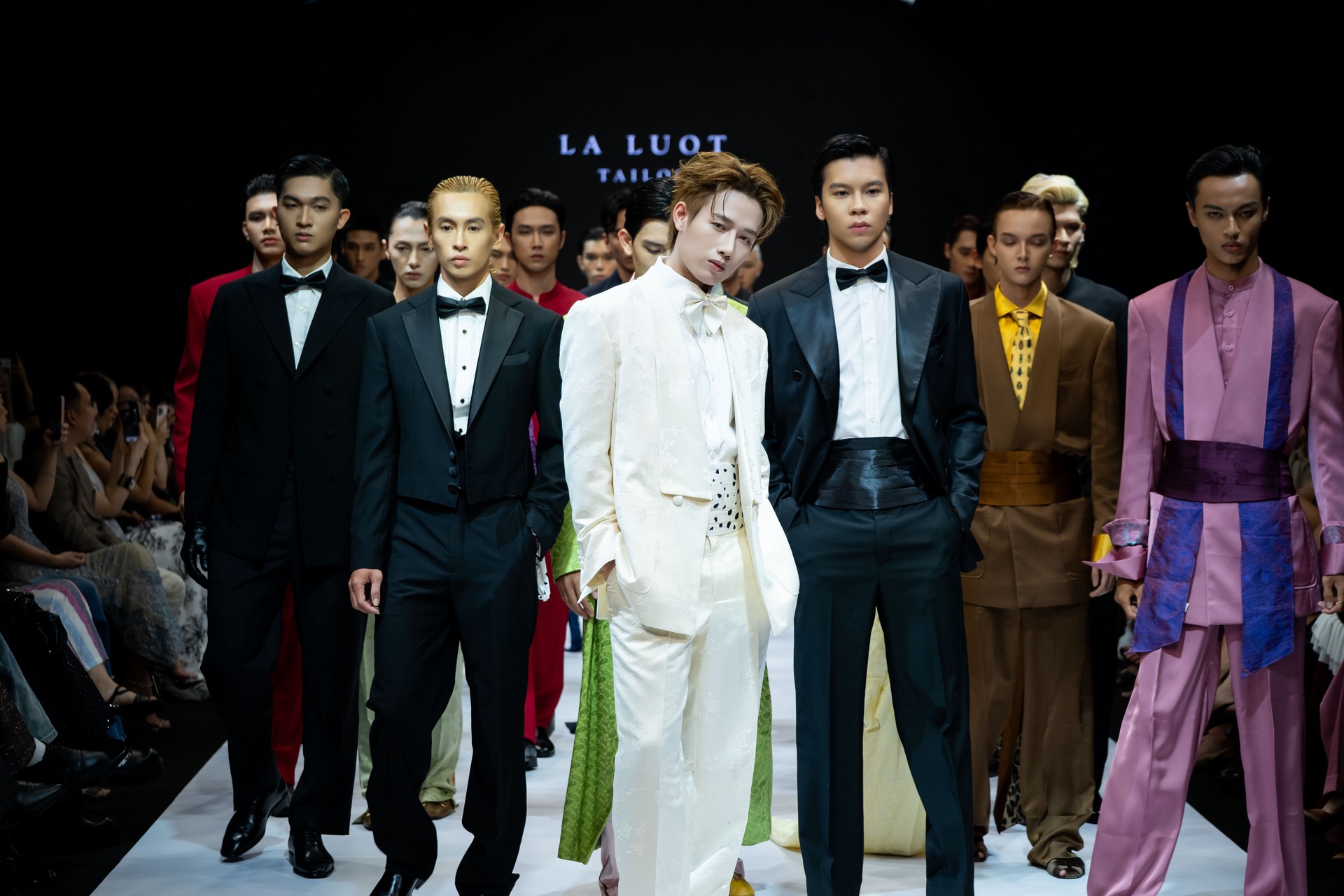 Hinh anh La Luot Tailor, DOCBAN, THE SOUL và tuyên ngôn tự do tại Saigon Fashion Runway 24