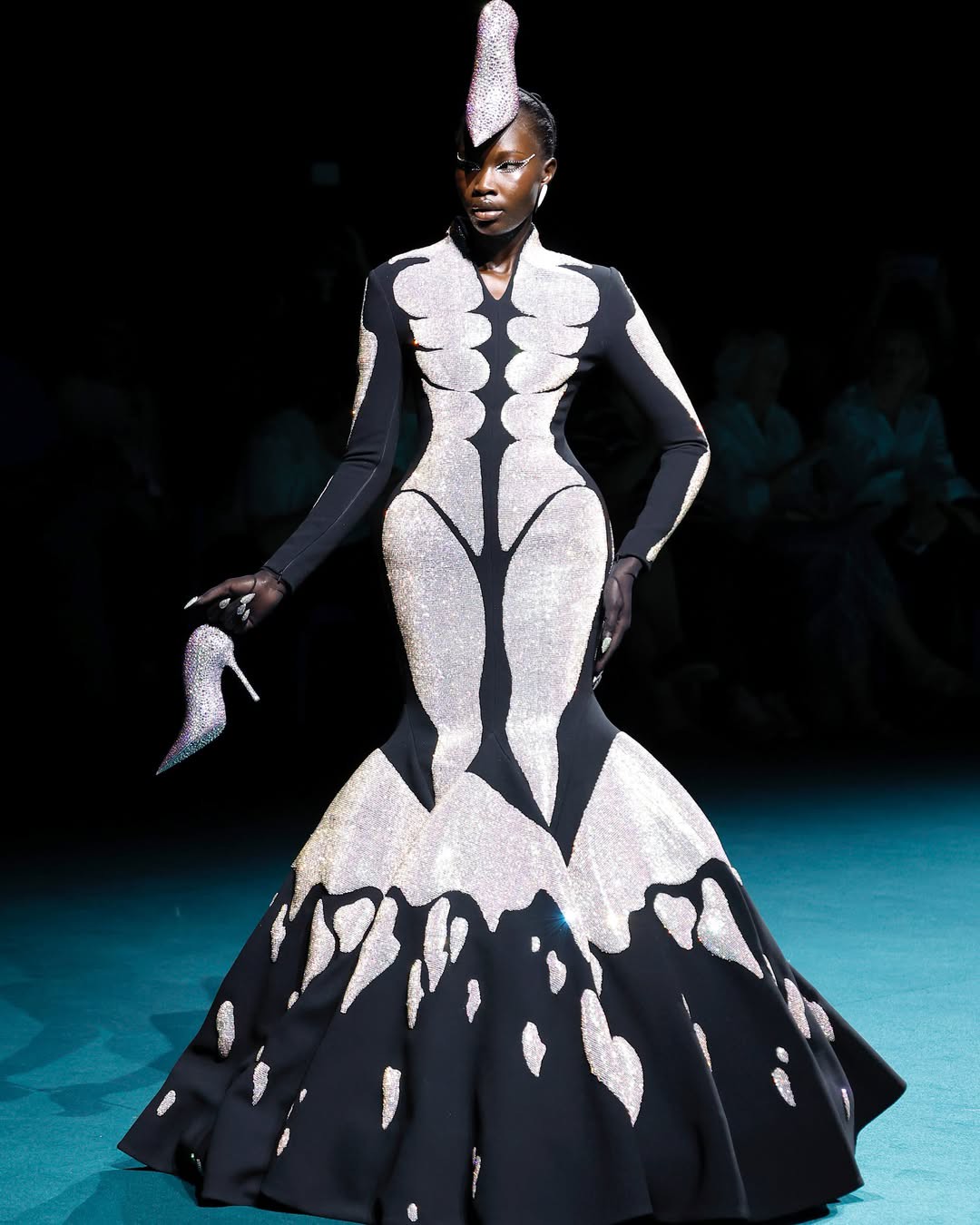 Hinh anh Robert Wun đưa “đứa trẻ bên trong” lên sàn diễn Haute Couture F/W 2026 31