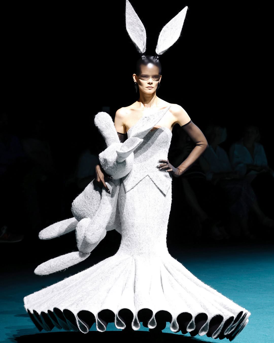 Hinh anh Robert Wun đưa “đứa trẻ bên trong” lên sàn diễn Haute Couture F/W 2026 26