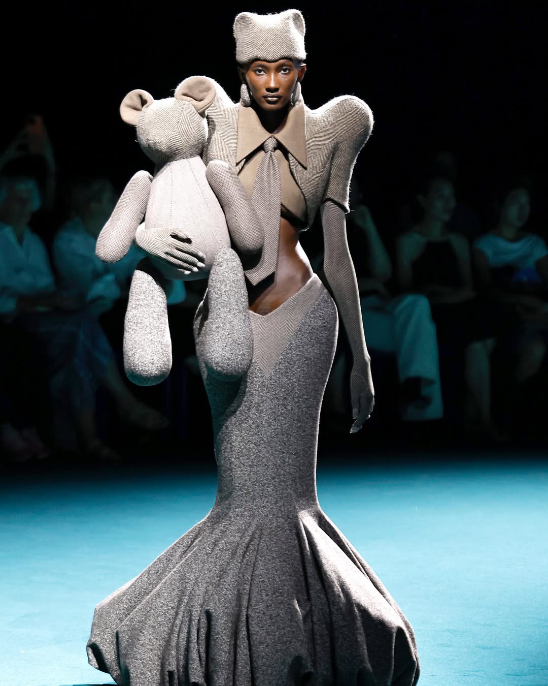 Hinh anh Robert Wun đưa “đứa trẻ bên trong” lên sàn diễn Haute Couture F/W 2026 17