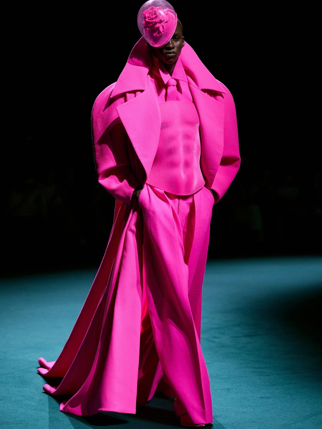 Hinh anh Robert Wun đưa “đứa trẻ bên trong” lên sàn diễn Haute Couture F/W 2026 30