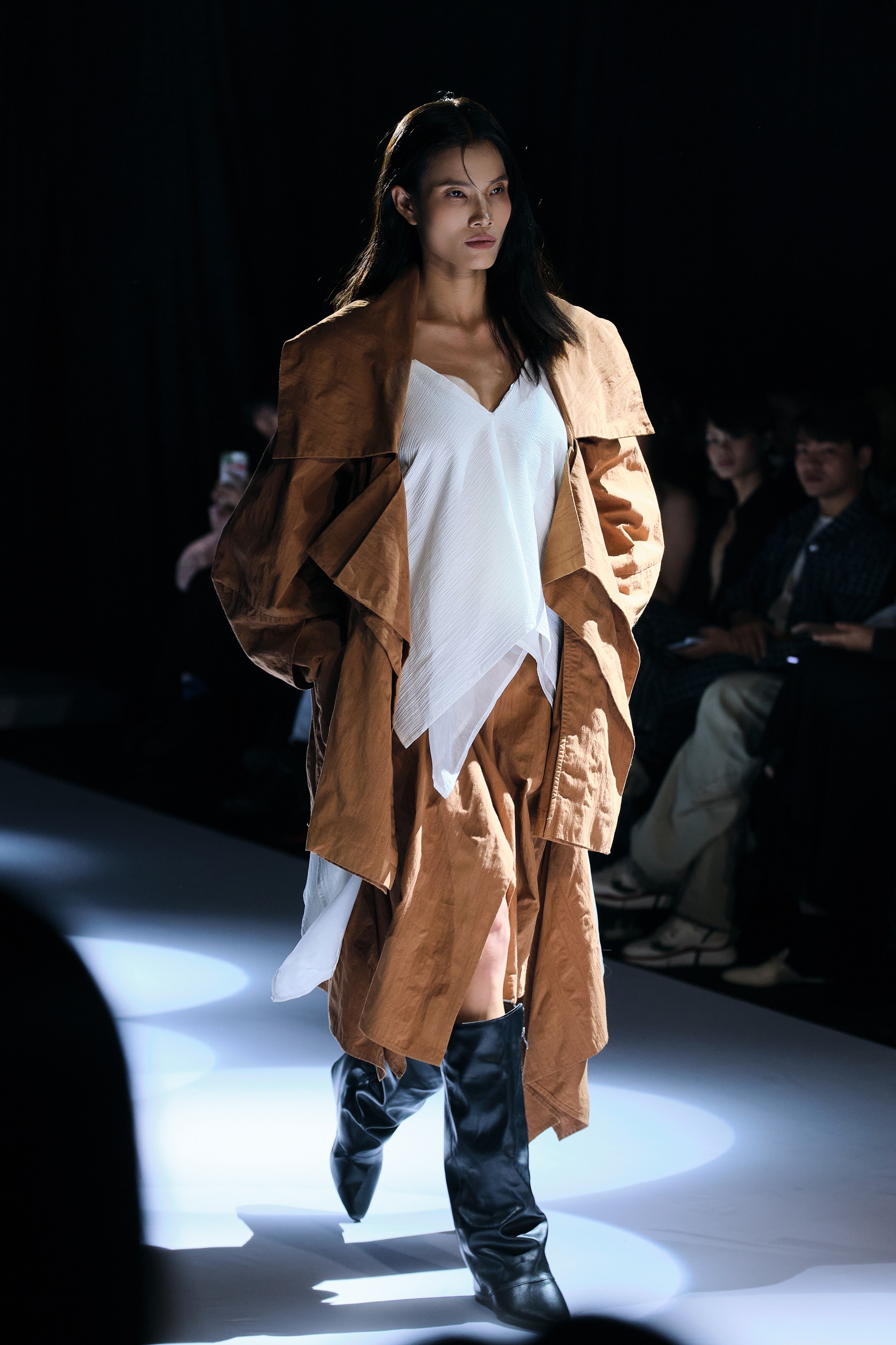 Hinh anh Saigon Fashion Runway: Dấu ấn mùa đầu tiên 36