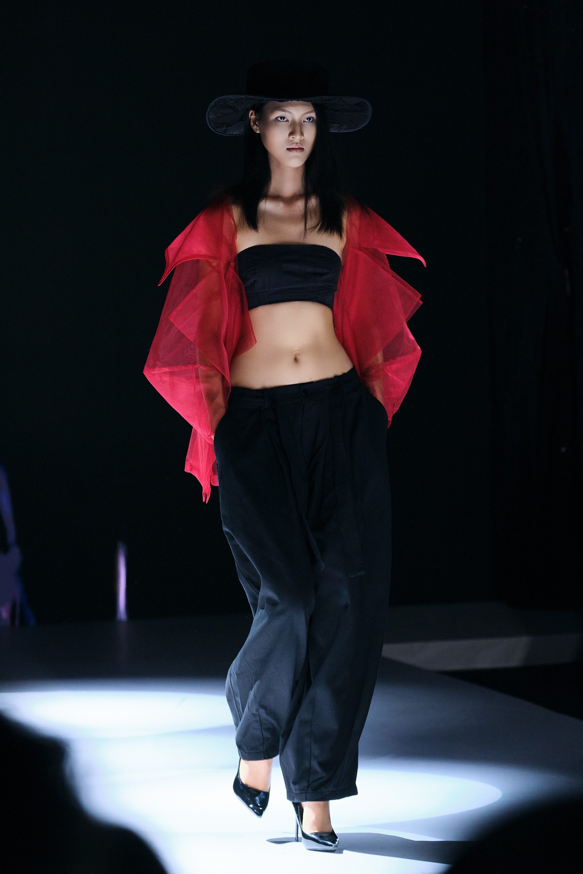 Hinh anh Saigon Fashion Runway: Dấu ấn mùa đầu tiên 35