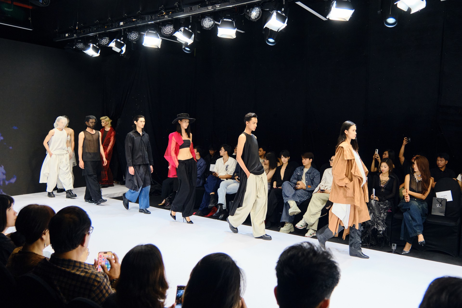 Hinh anh Saigon Fashion Runway: Dấu ấn mùa đầu tiên 34