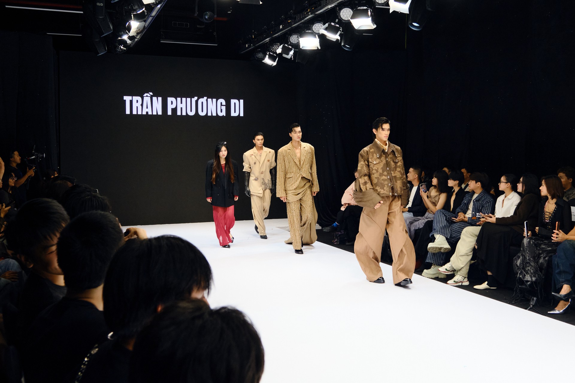 Hinh anh Saigon Fashion Runway: Dấu ấn mùa đầu tiên 43